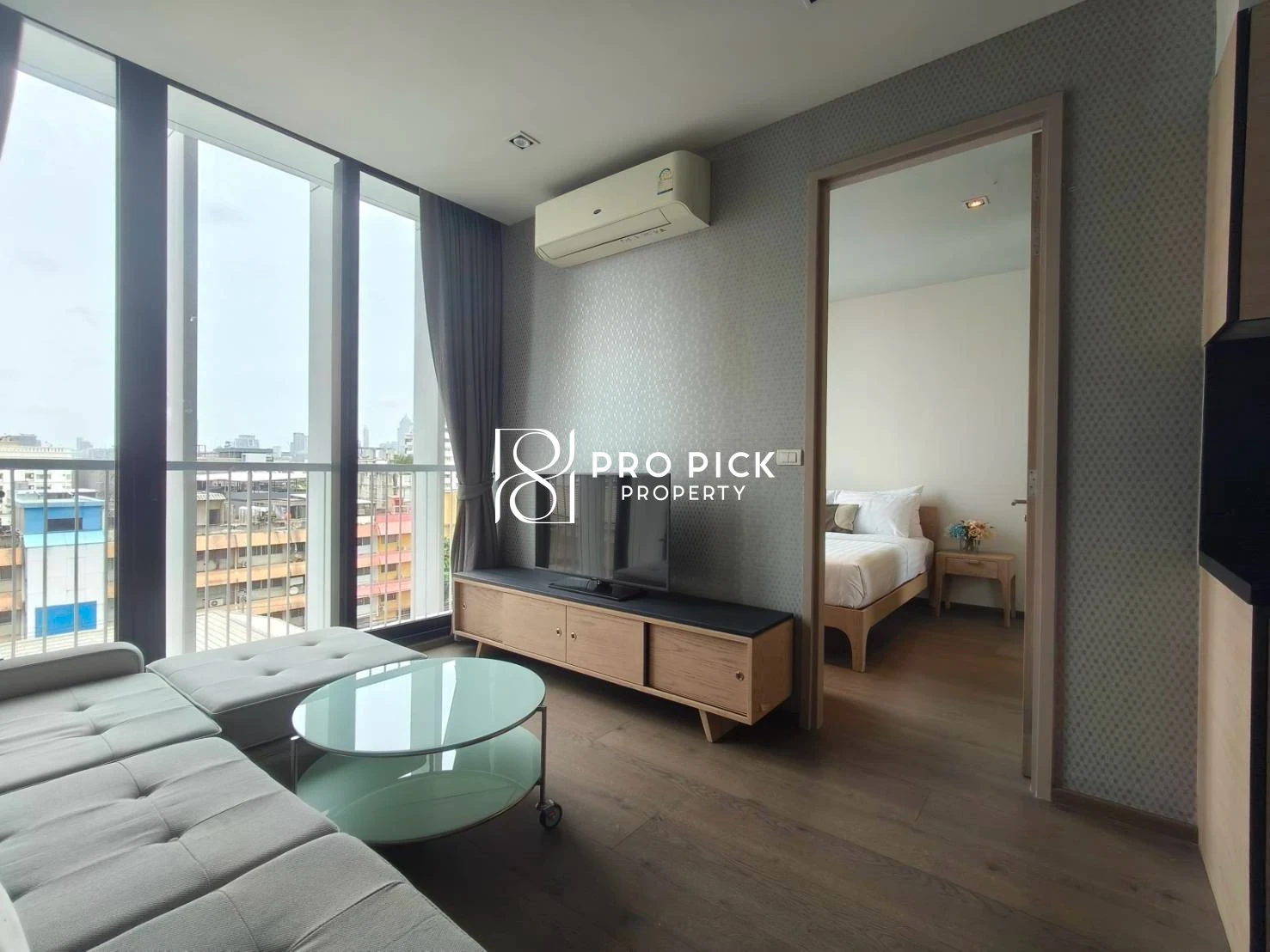 2 Bed Condominium in Khlong Toei, 48,000 THB/mo photo 3