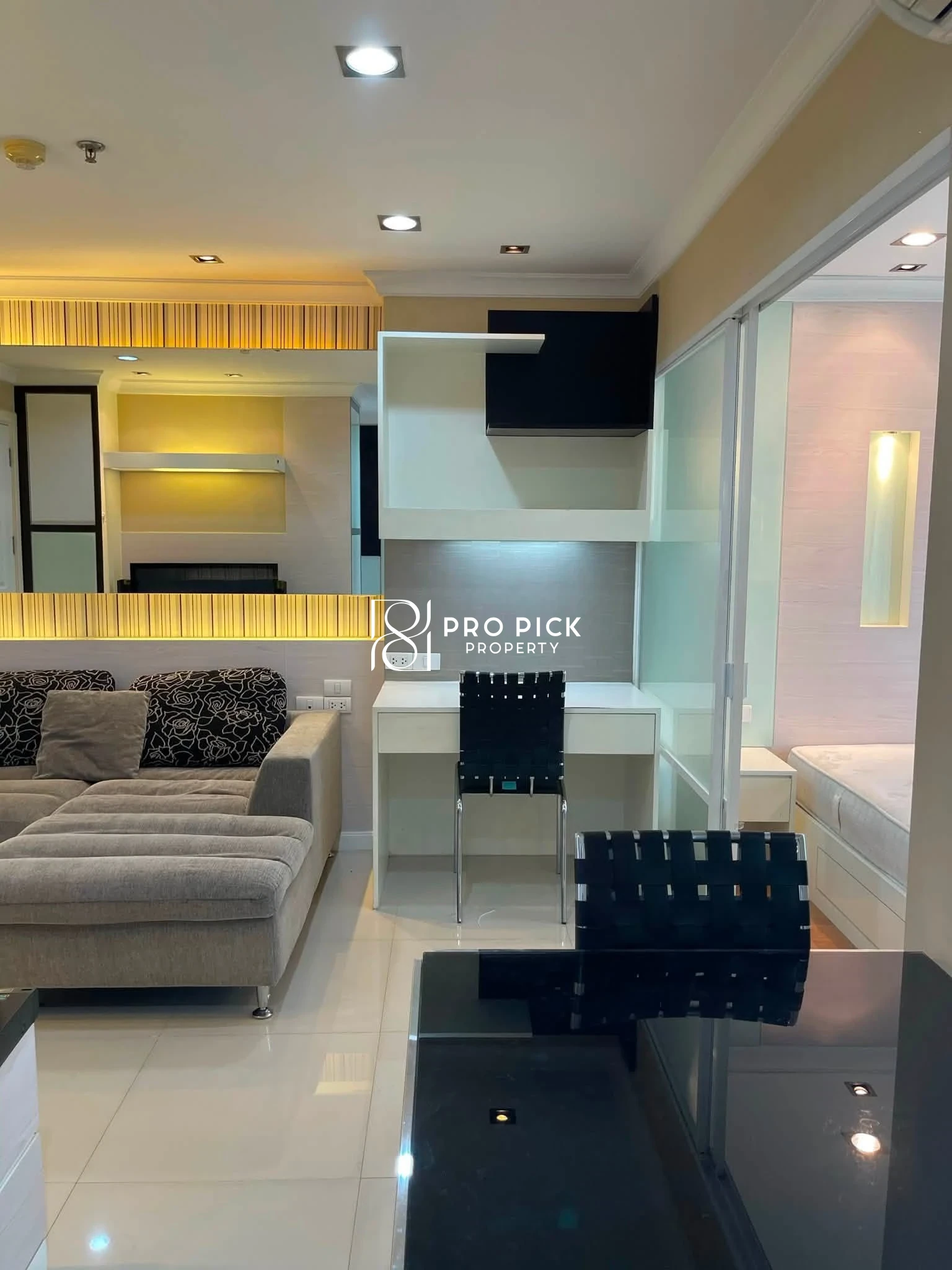 1 Bed Condominium in Huai Khwang, 16,000 THB/mo photo 2