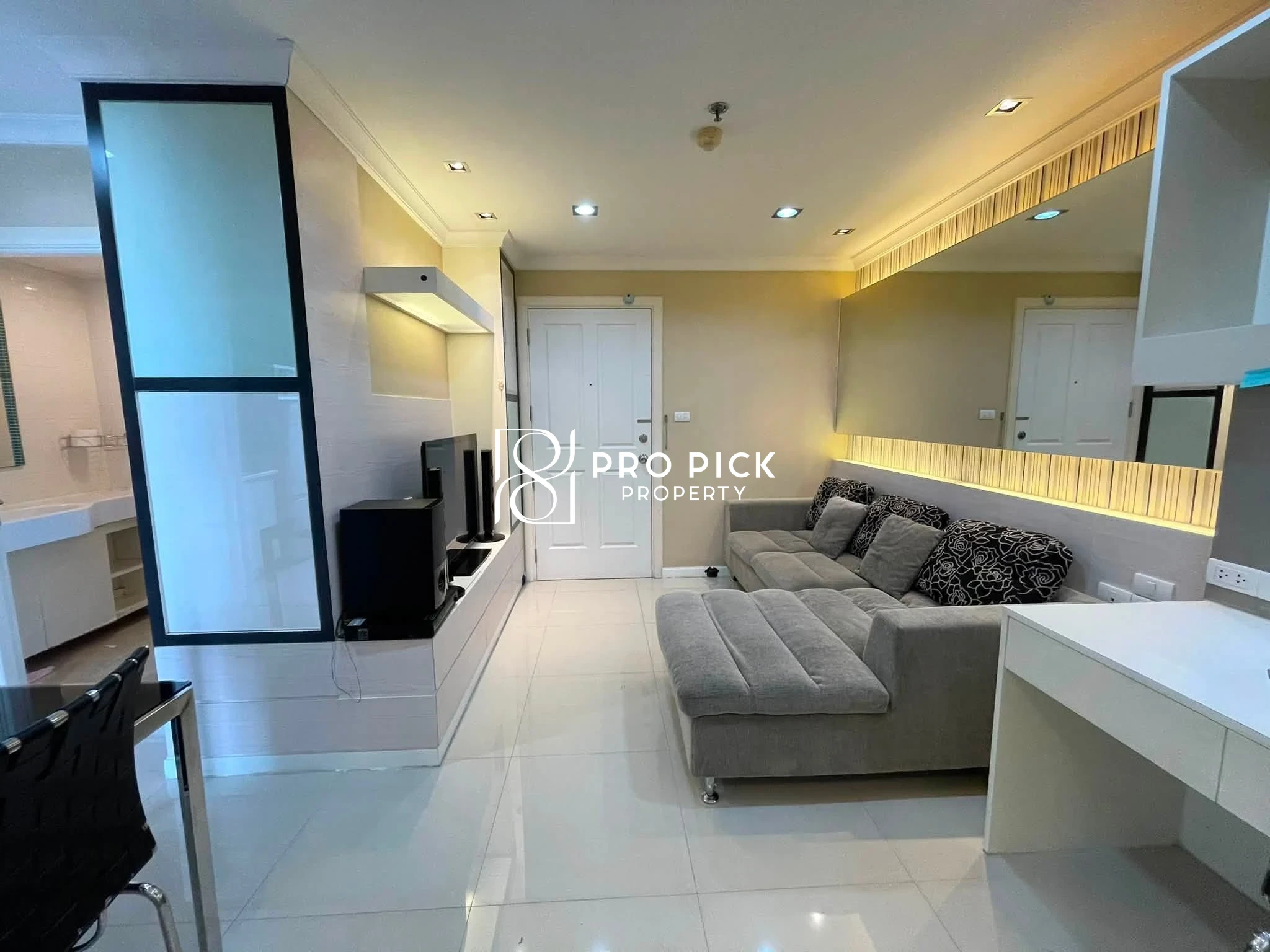 1 Bed Condominium in Huai Khwang, 16,000 THB/mo photo 3