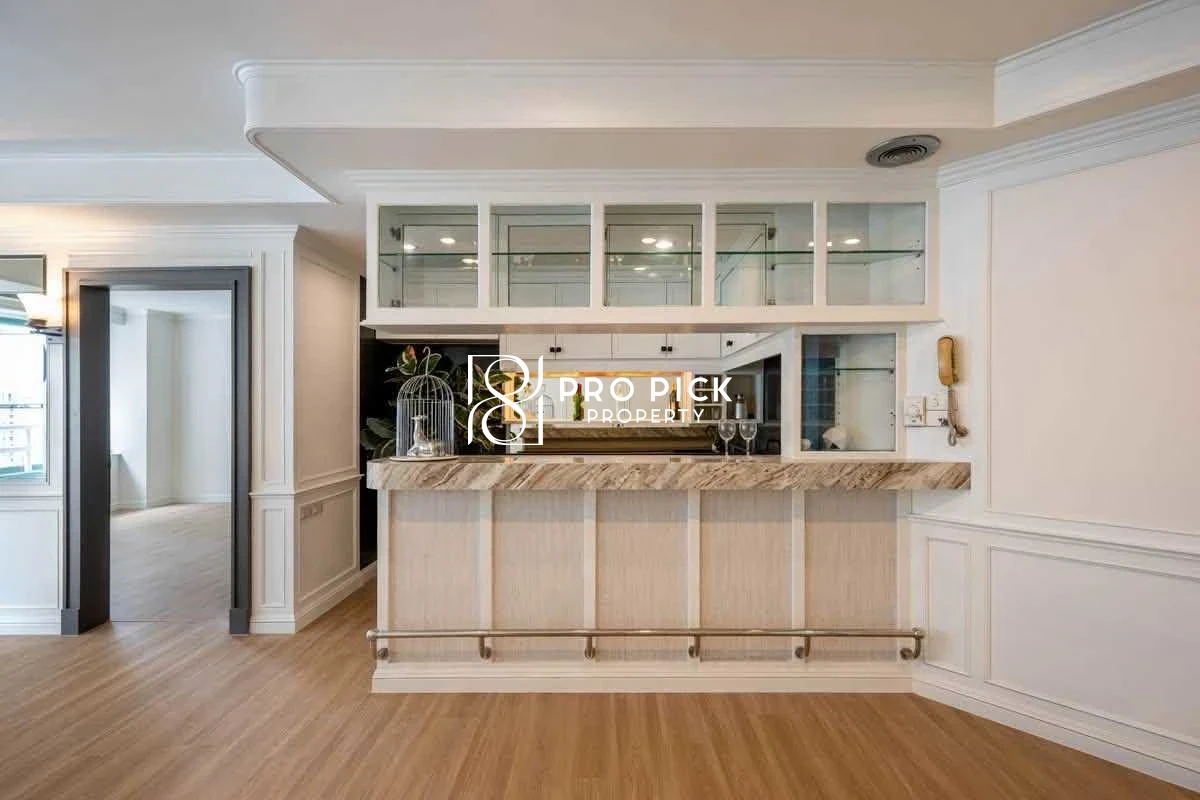 3 Bed Condominium in Watthana, 26,900,000 THB