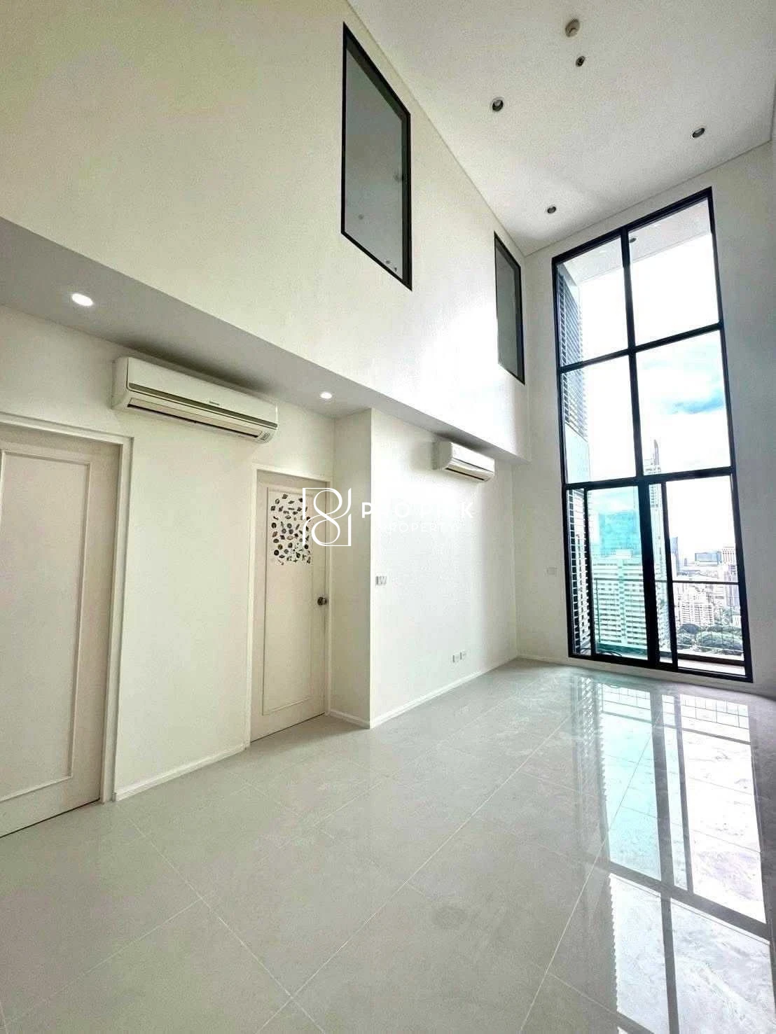 For Sale Condo Villa Asoke 2 Beds 2 Baths MRT Phetchaburi