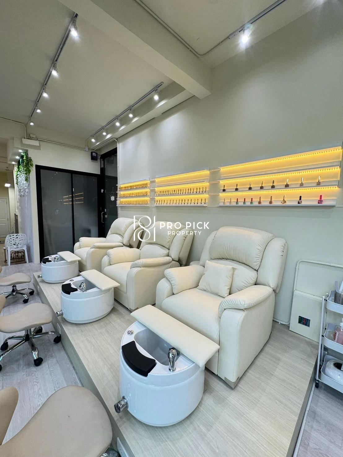 For Rent Retail Space 100 sq.m. BTS Ekkamai Sukhumvit Watthana Bangkok PP-00528 more photos