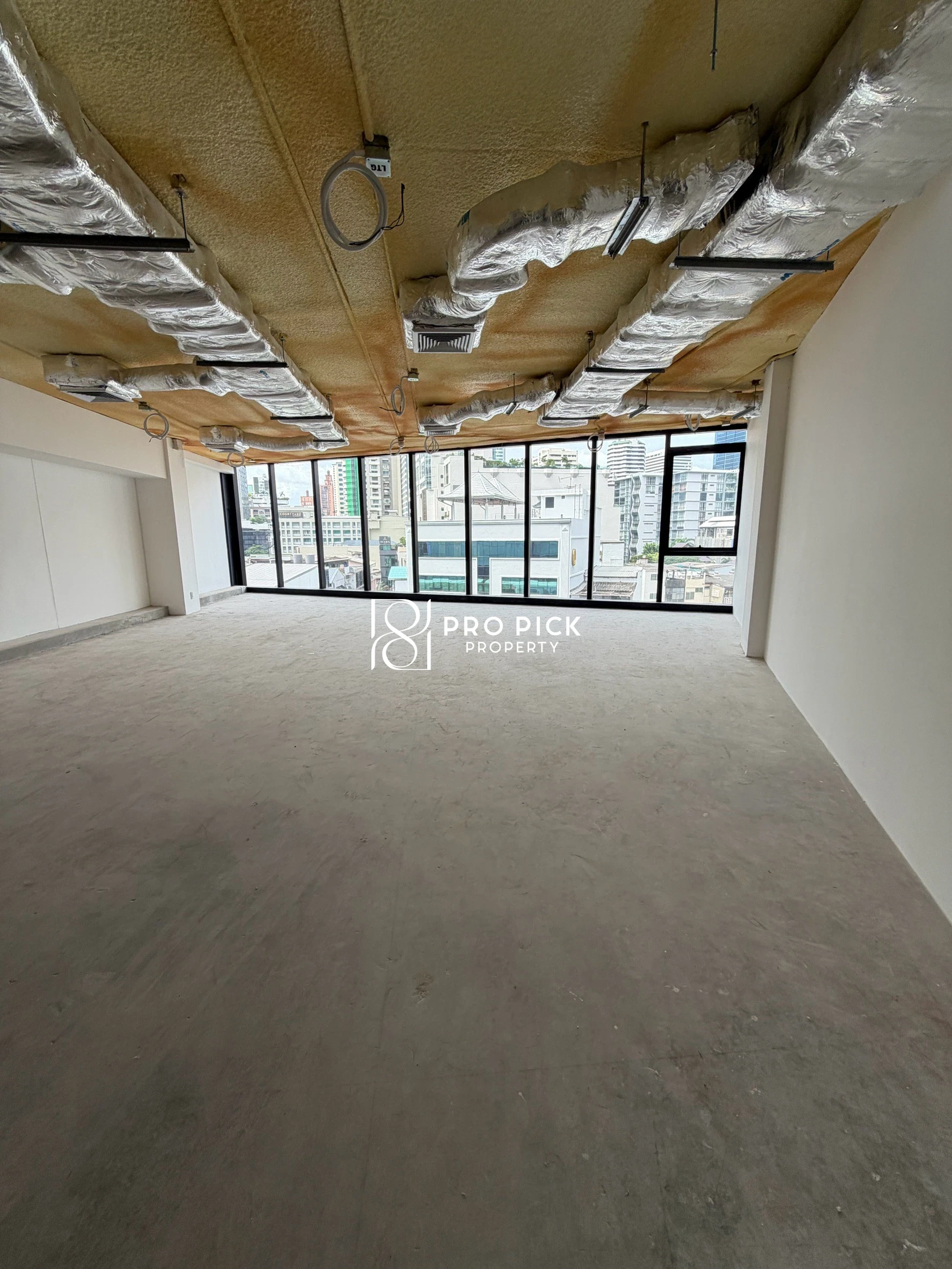 For Rent Office BTS Asok Sukhumvit Watthana Bangkok PP-00557