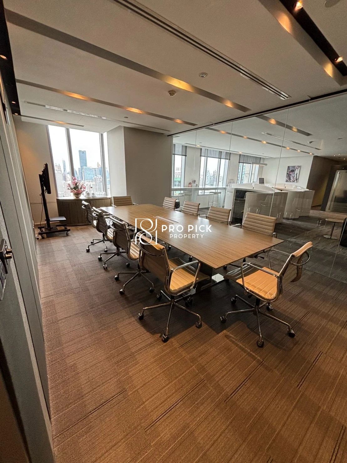 For Rent Office 64 sq.m. BTS Asoke Sukhumvit Khlongtoei Bangkok PP-00571 more photos
