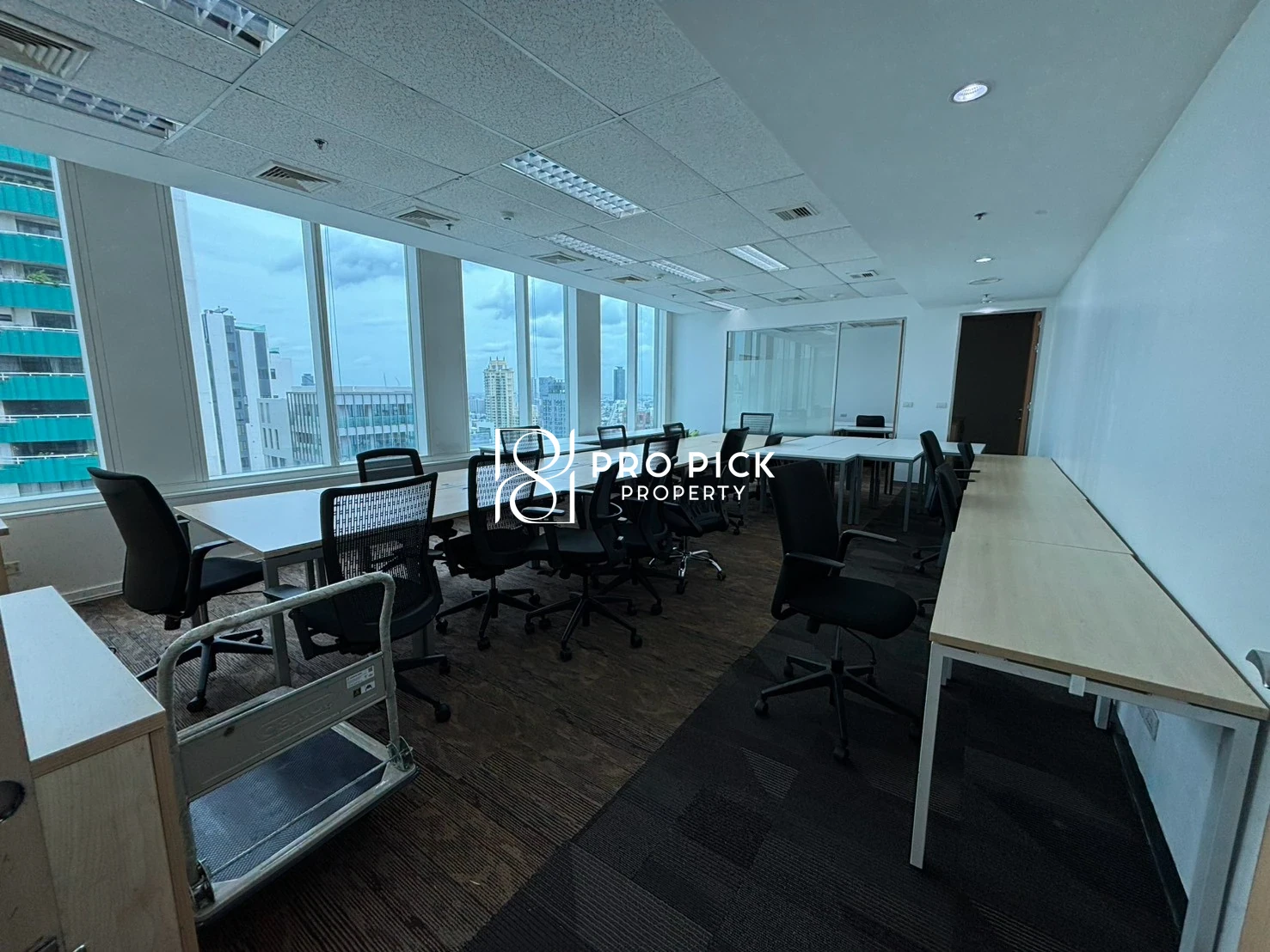 For Rent Office 64 sq.m. BTS Asok Sukhumvit Watthana Bangkok