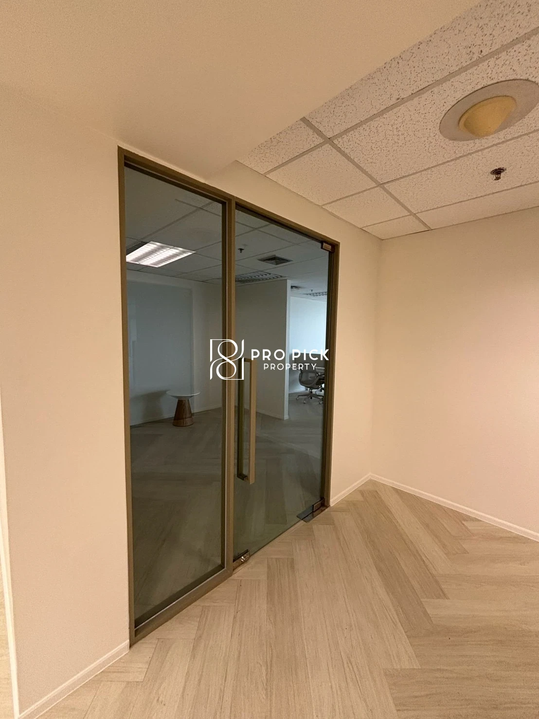 For Rent Office Space 72.48 Sqm. BTS Chong Nonsi Yan Nawa Sathon Bangkok PP-00573 - cover
