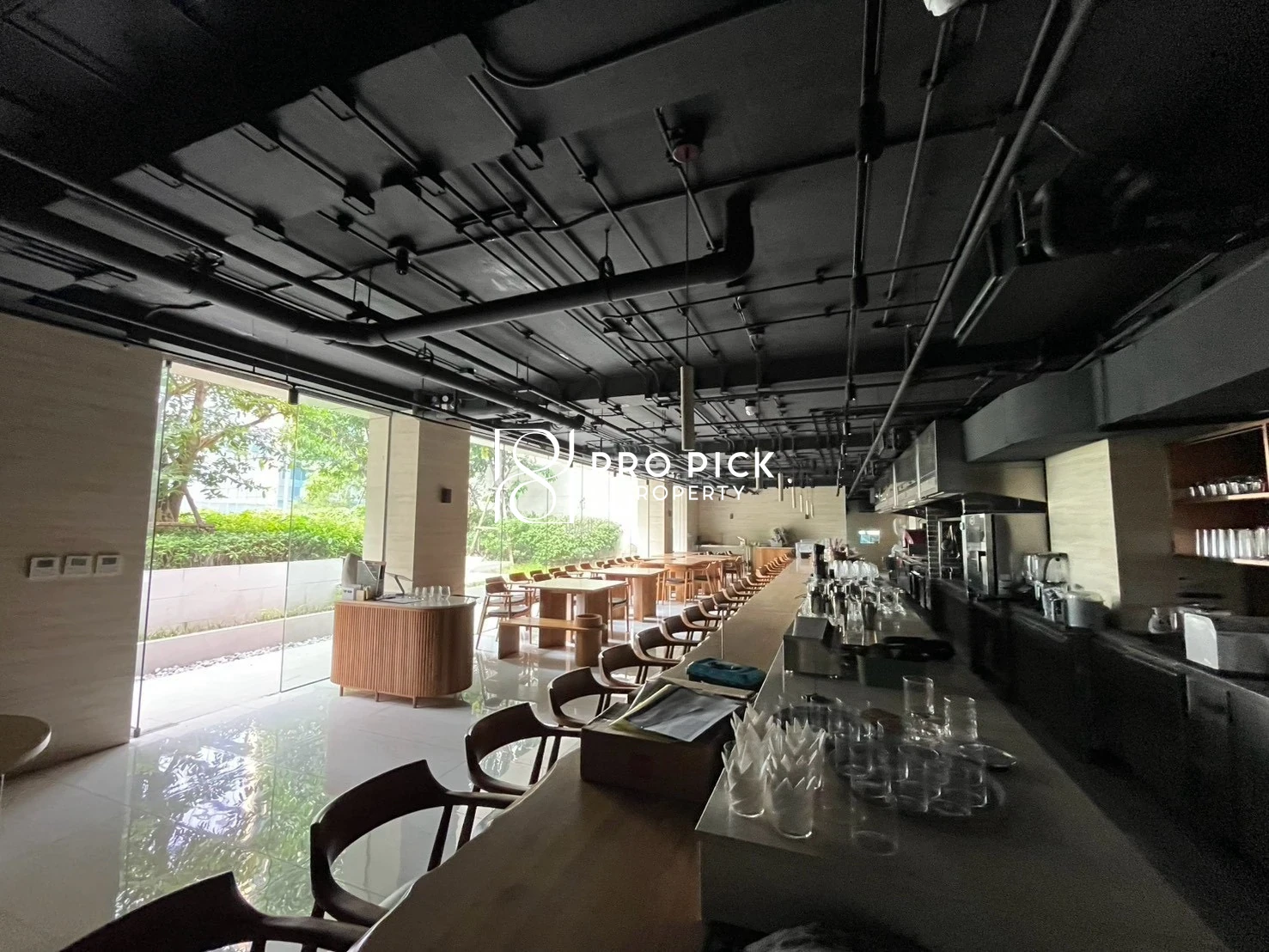For Rent Retail Space 209 Sqm. BTS Ploen Chit Lumpini Pathumwan Bangkok PP-00587 more photos
