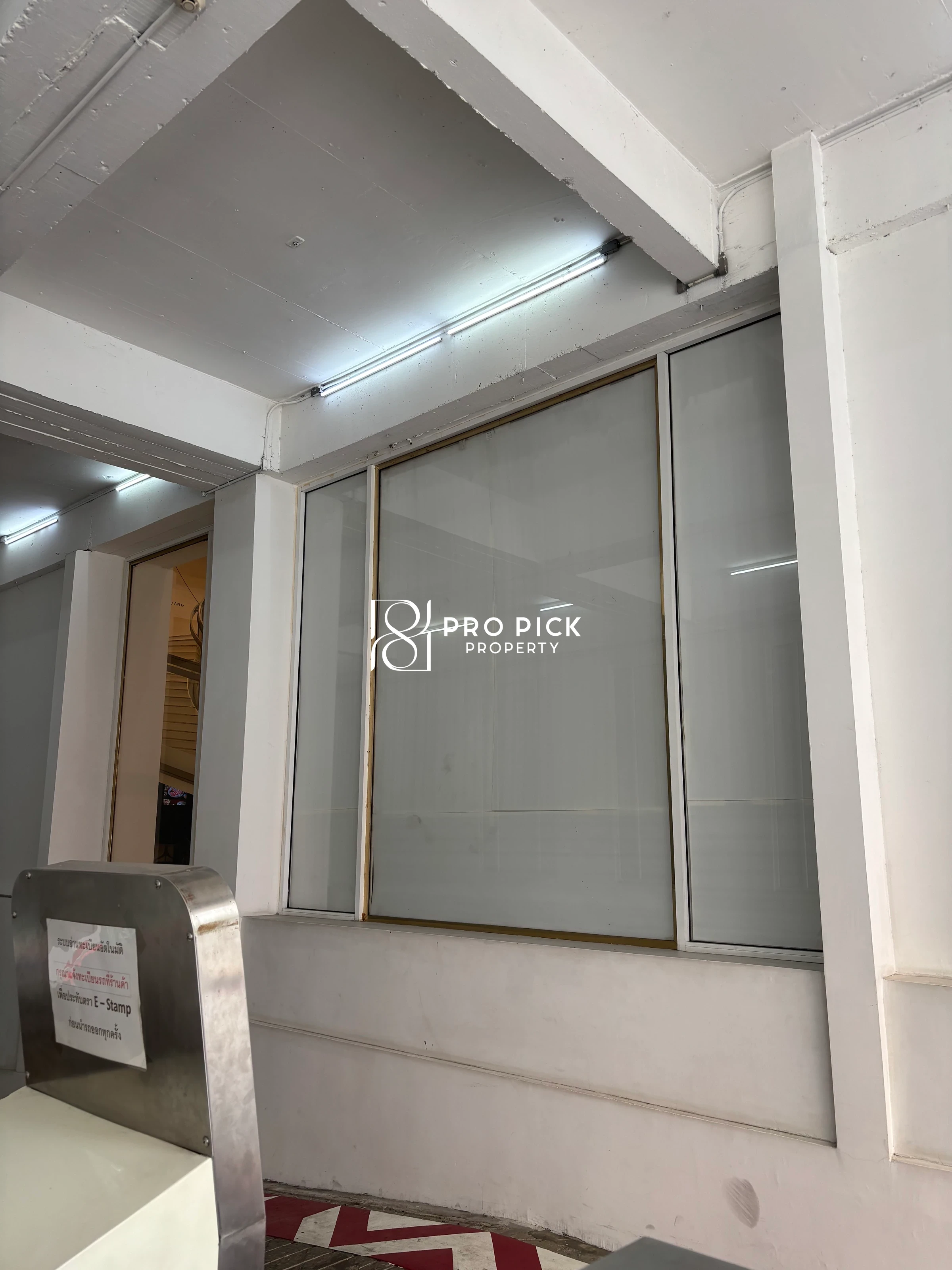 For Rent Retail Space 74.64 Sq.m. BTS Chit Lom Lang Suan Lumpini Phathum Wan Bangkok PP-00589 more photos
