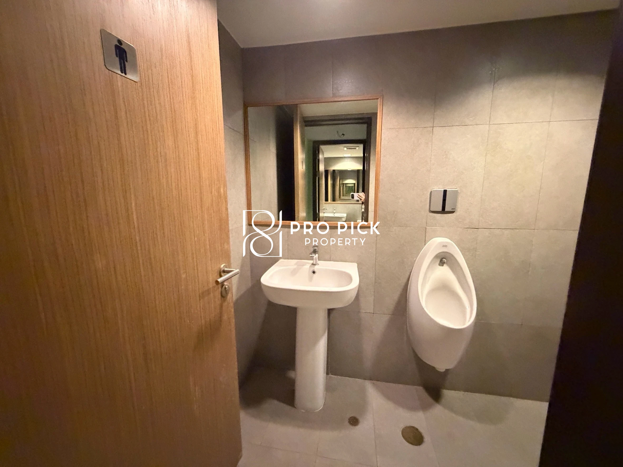 For Rent Retail Space 207 Sq.m. BTS Phrom Phong Sukhumvit Watthana Bangkok PP-00590 photo 2