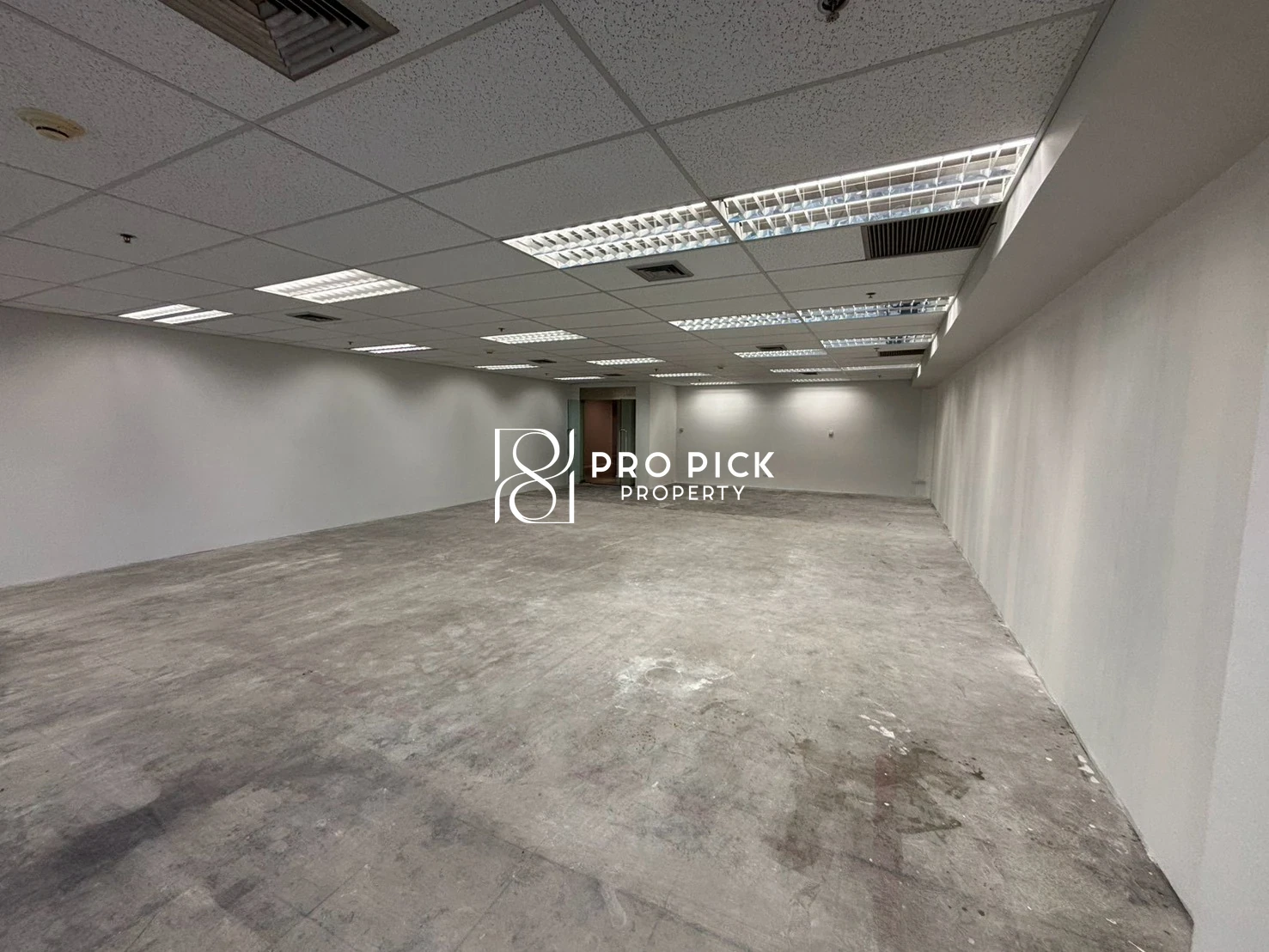 For Rent Office Space 130 Sq.m. BTS Chong Nonsi Yan Nawa Sathon Bangkok PP-00596 more photos