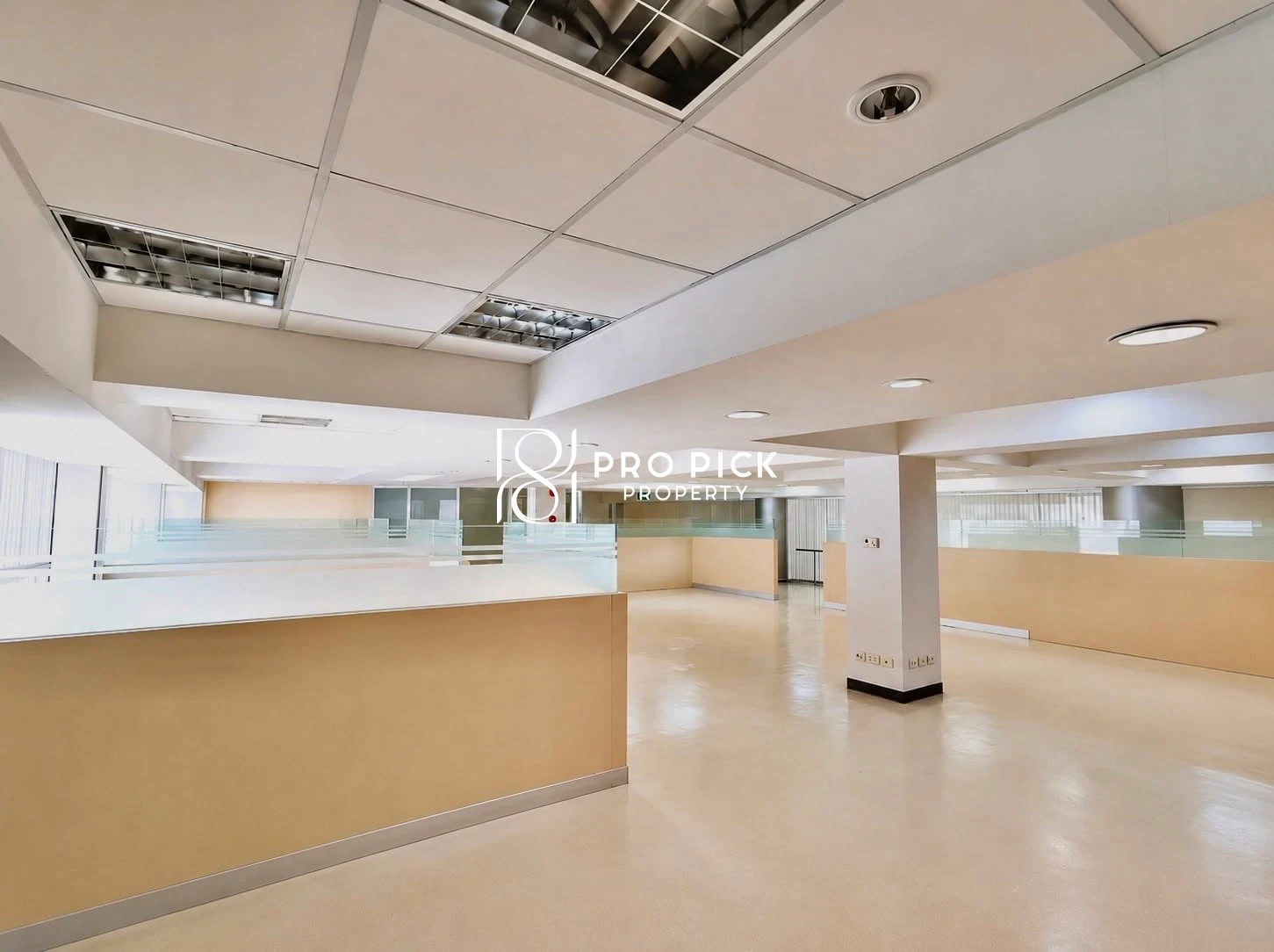 For Rent Office 200 Sq.m MRT Phetchaburi Huai Khwang Bangkok PP-00601 more photos