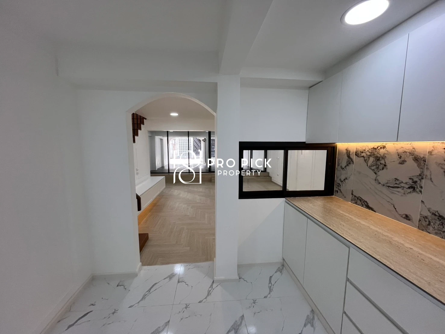 For Sale Townhouse Sukhumvit BTS Bang Chak Sukhumvit Phra Khanong Bangkok PP-00617 more photos