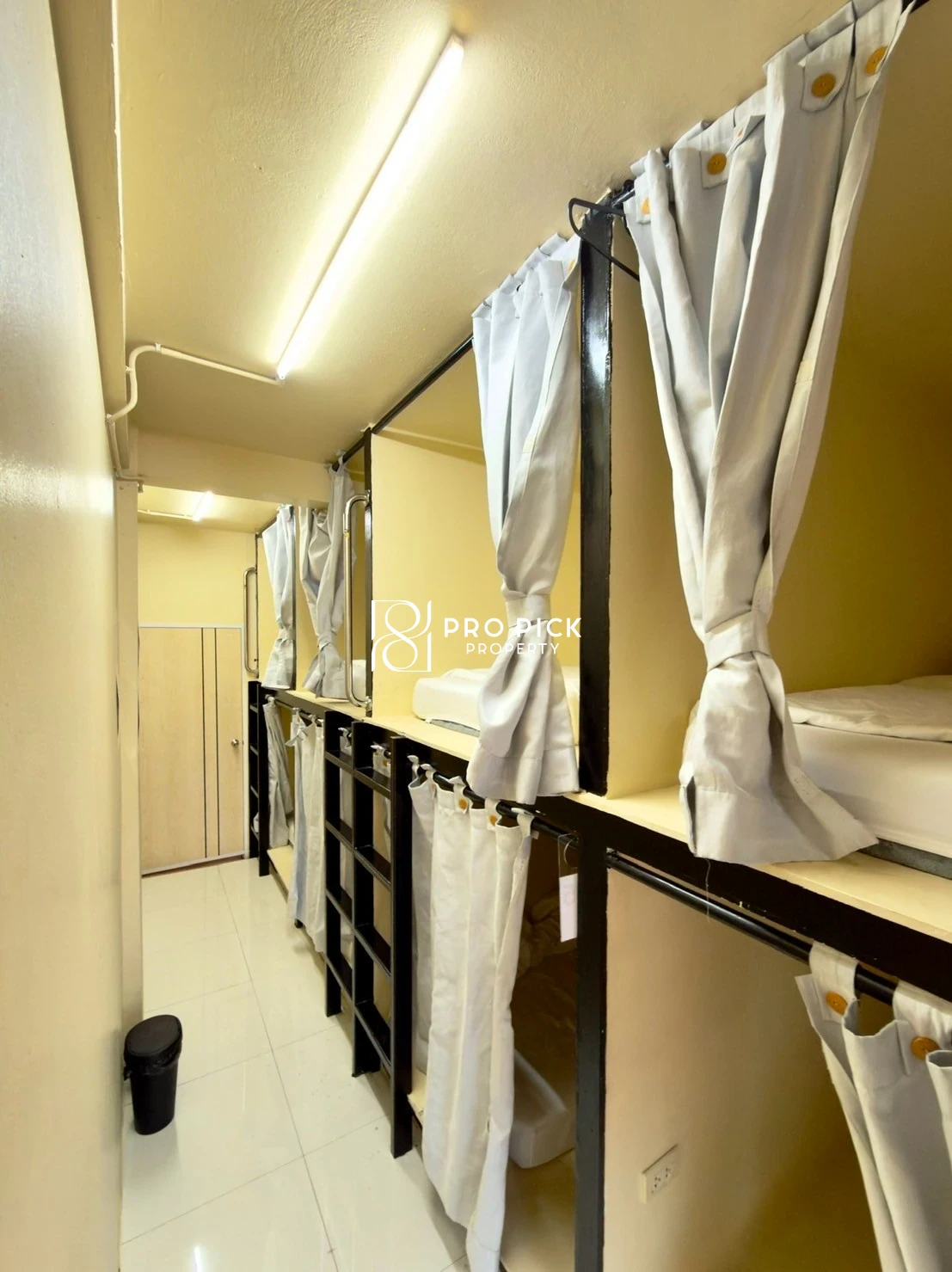 For Rent Shophouse Hotel MRT Sam Yot Charoen Krung Phra Nakhon Bangkok PP-00622 more photos