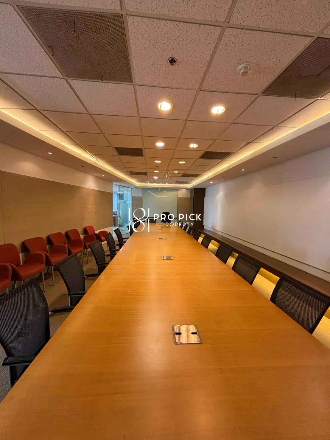 For Rent Offce 375.95 Sq.m BTS Asok Sukhumvit Khlong Toei Bangkok PP-00624 more photos