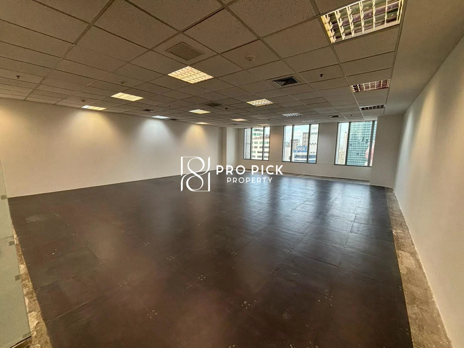 For Rent Office 98.16 Sq.m. BTS Asok Sukhumvit Khlong Toei