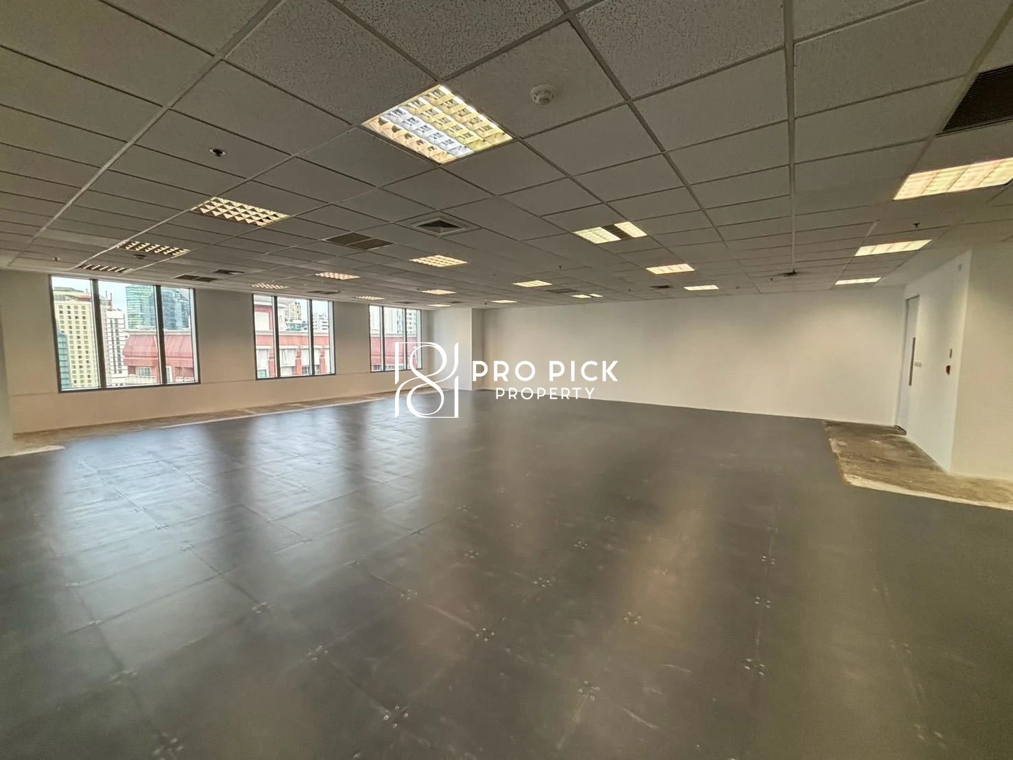 For Rent Office 219.49 Sq.m. BTS Asok Sukhumvit Khlong Toei Bangkok PP-00643 photo 2