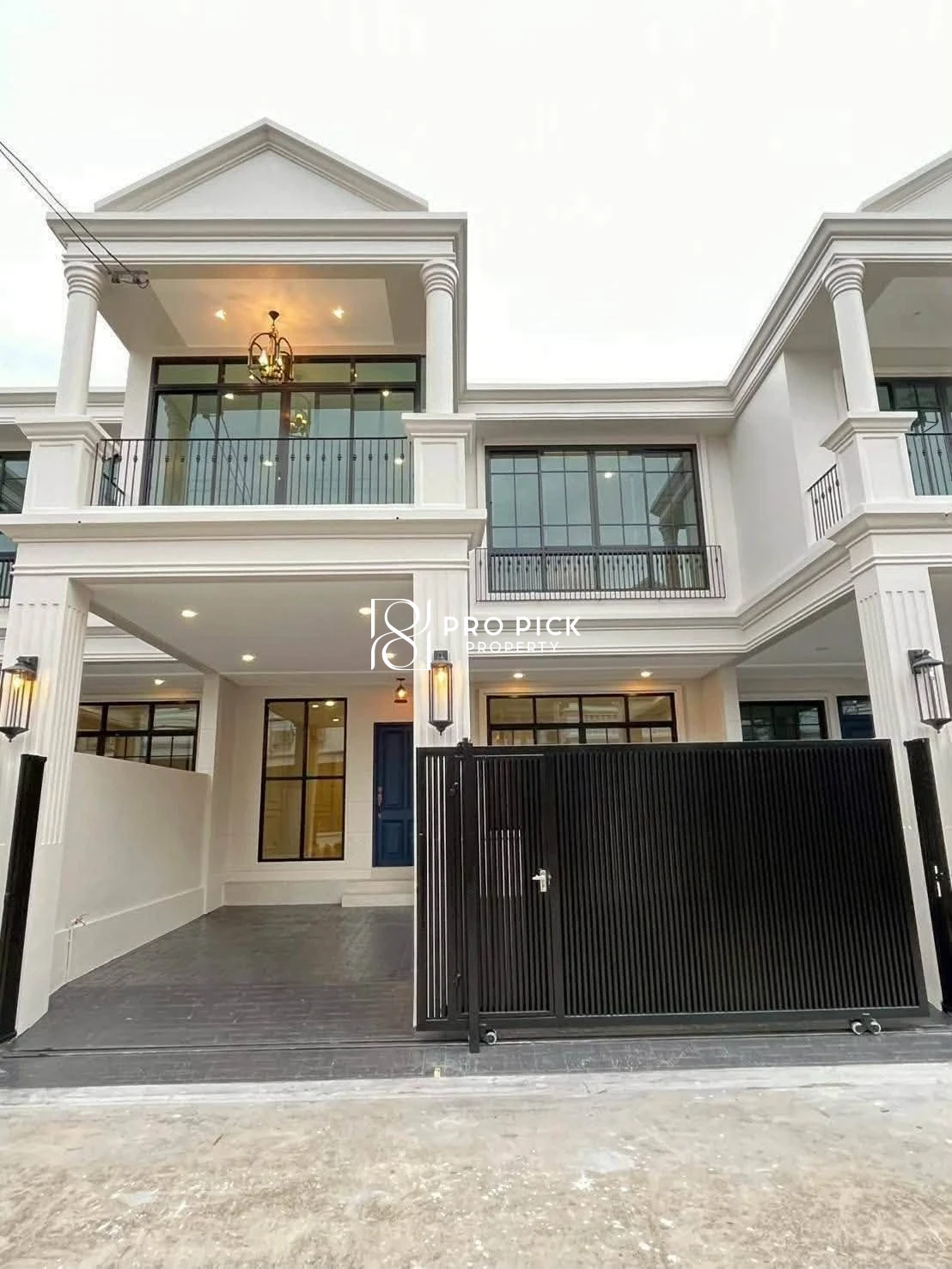 For Rent Townhouse 3 Beds 3 Baths BTS Onnut Sukhumvit Khlong Toei Bangkok PP-00645 - cover