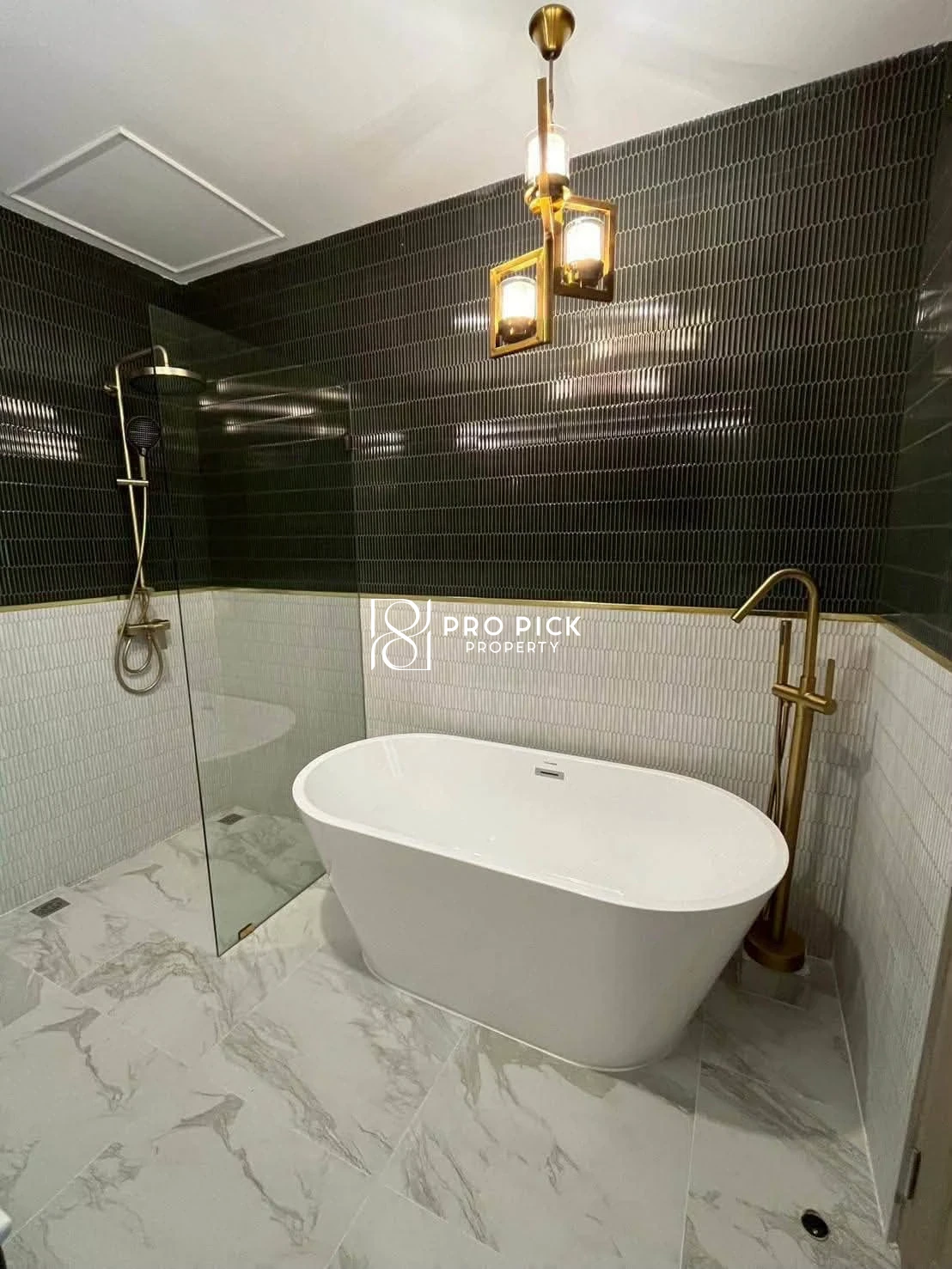 For Rent Townhouse 3 Beds 3 Baths BTS Onnut Sukhumvit Khlong Toei Bangkok PP-00645 more photos