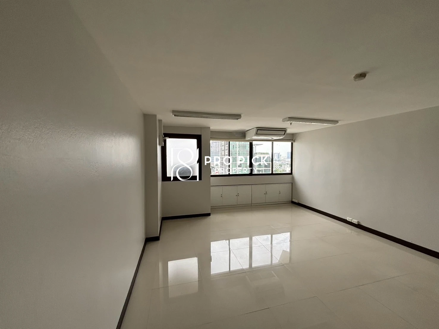 For Rent Office 30.03 Sqm. BTS Ekkamai Sukhumvit Watthana