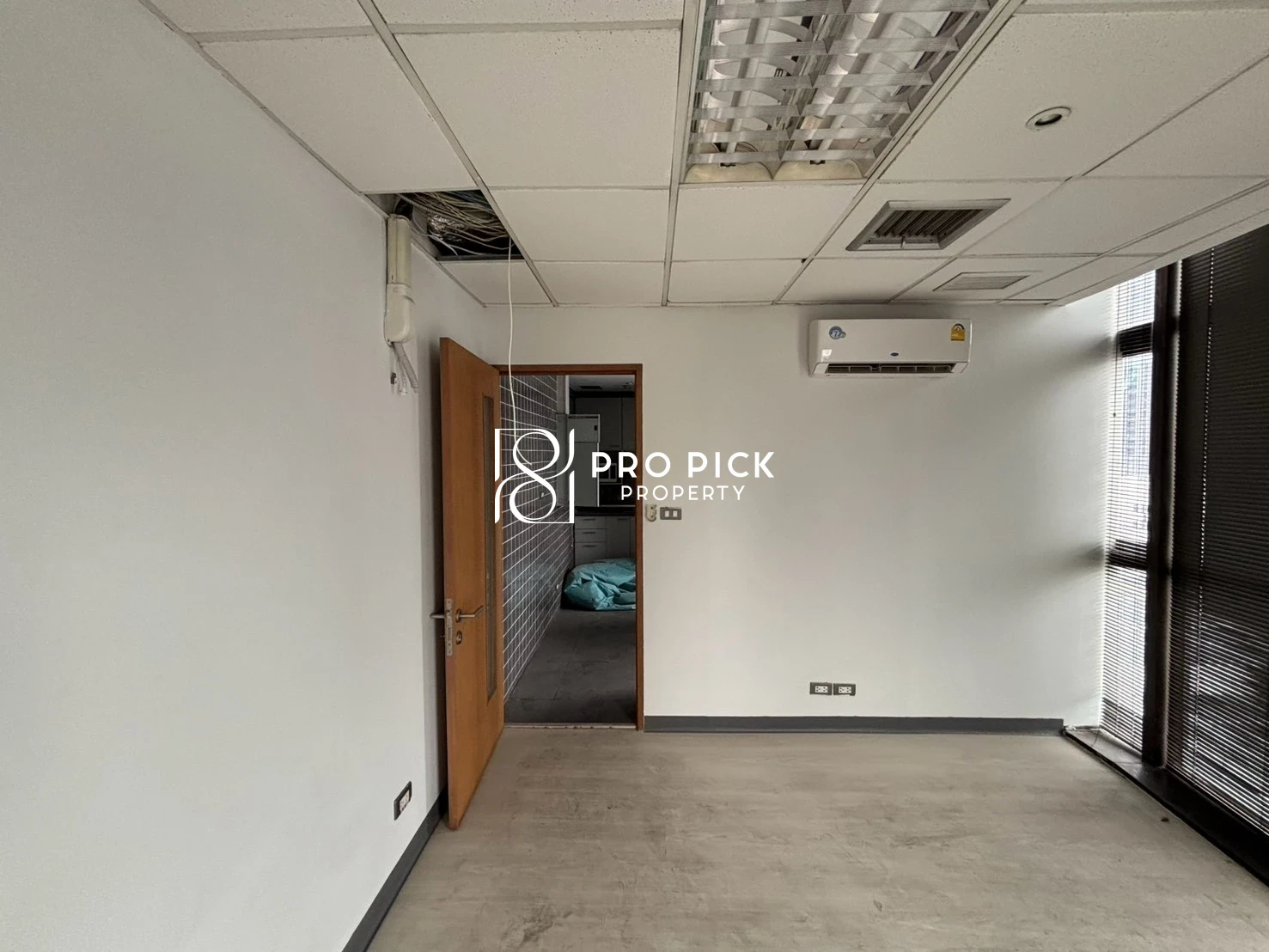 For Rent Office 285 Sqm. BTS Ekkamai Sukhumvit Watthana Bangkok PP-00654 more photos