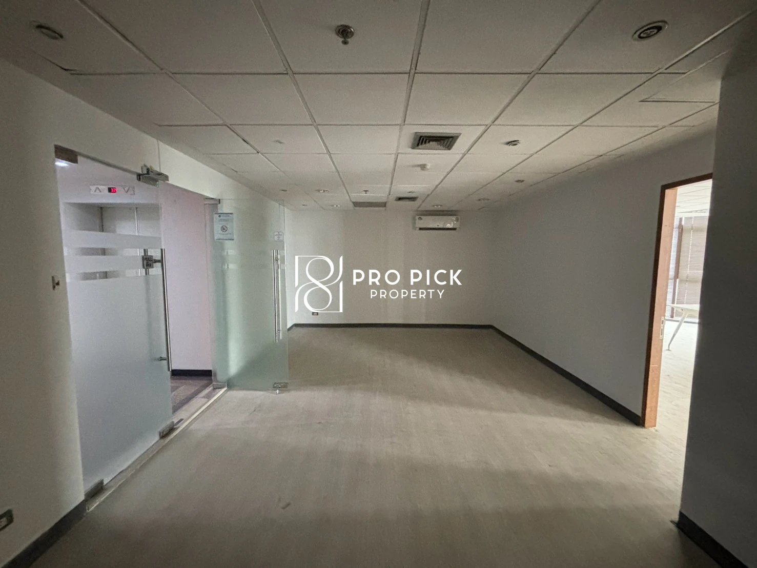 For Rent Office 285 Sqm. BTS Ekkamai Sukhumvit Watthana