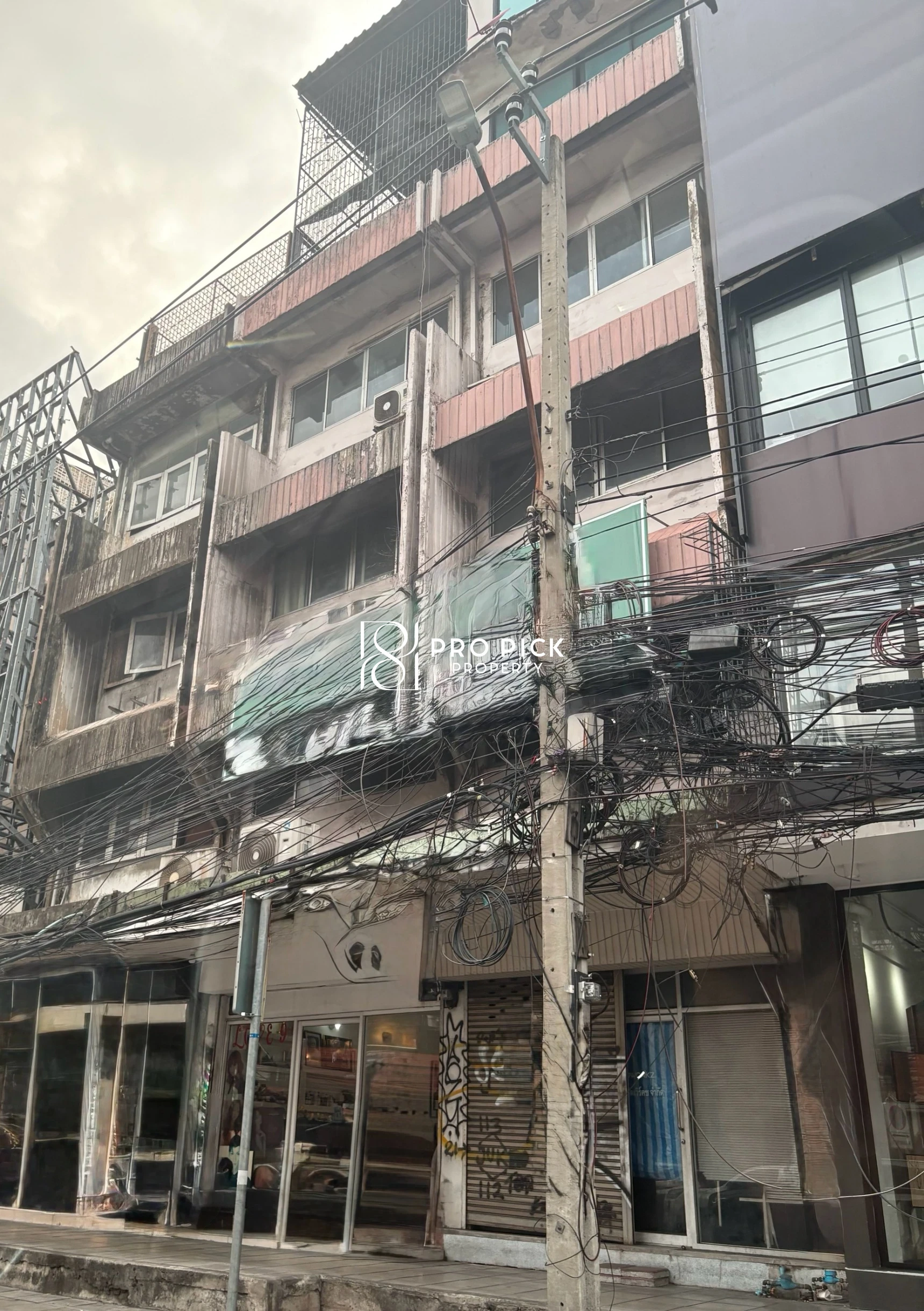 For Sale Shophouse 6-storey 28 sq.wa BTS Phrakhanong
