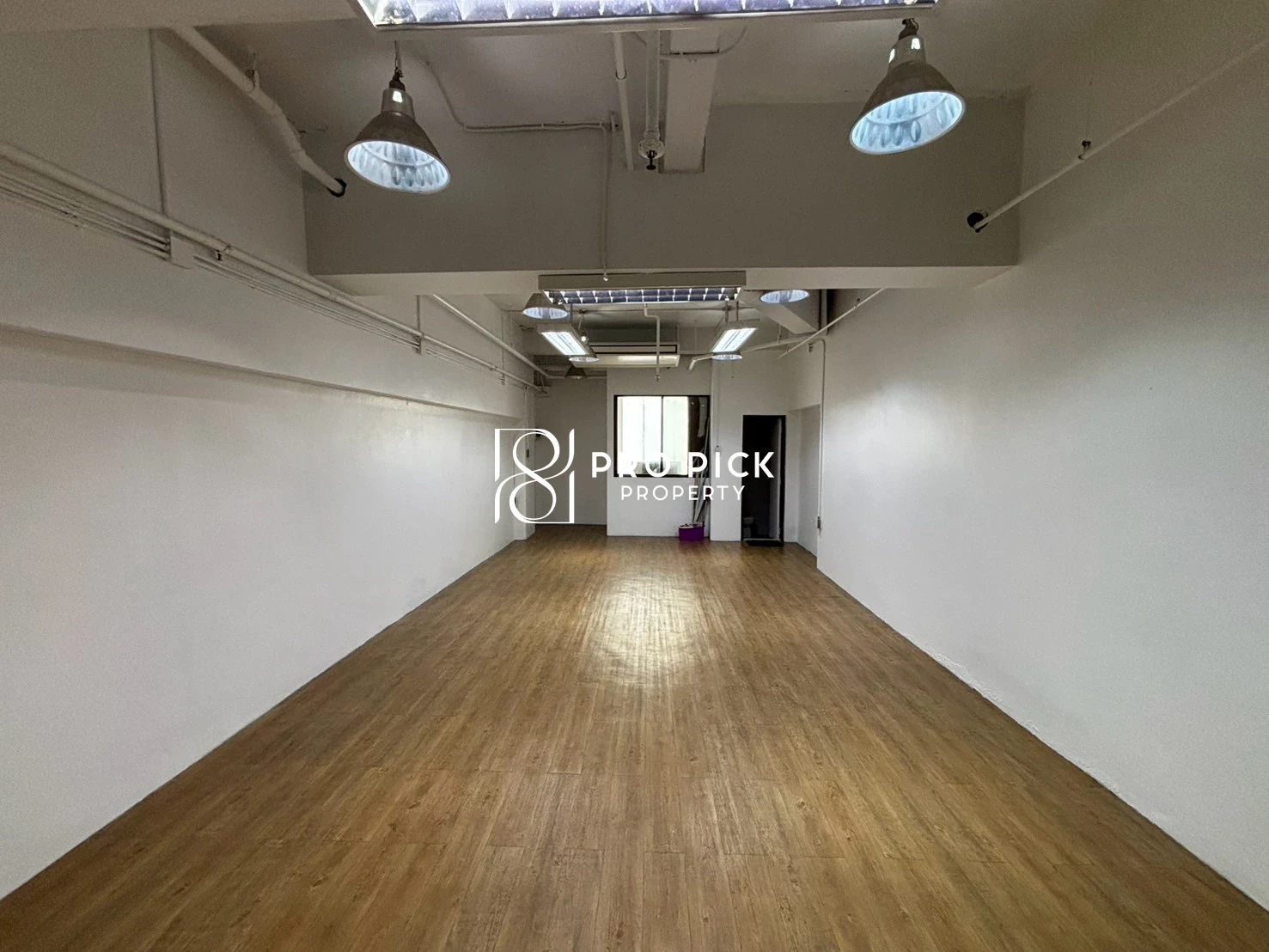 For Rent Office 47.45 Sq.m. Near BTS Ekkamai Sukhumvit Watthana Bangkok PP-00677 - cover
