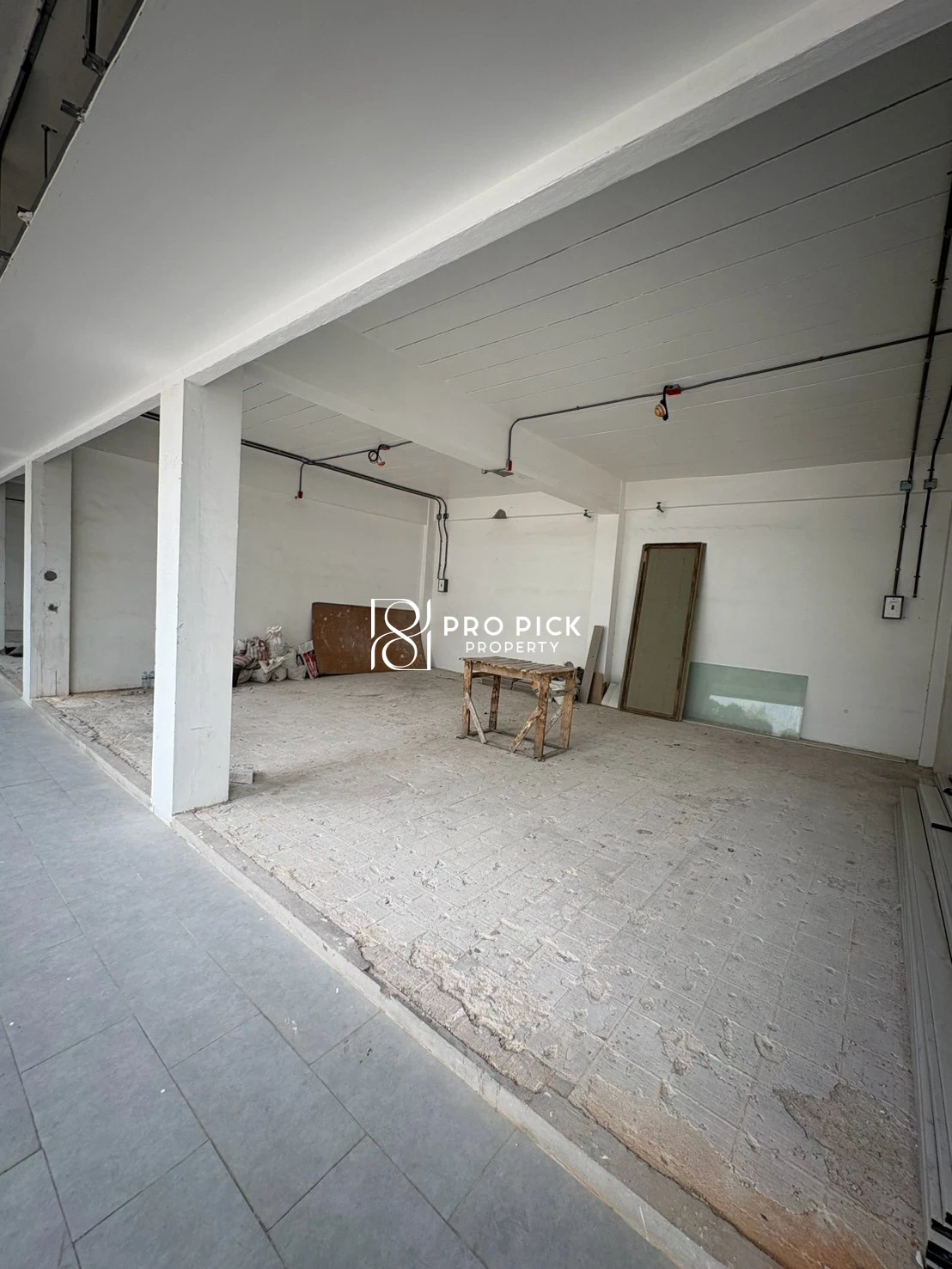 For Rent Retail Space 24 sq.m. BTS Ekkamai Sukhumvit Watthana Bangkok PP-00697 photo 3