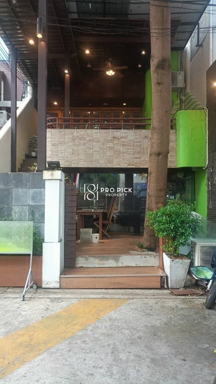 For Rent Shophouse 4-storey BTS Phrom Phong Sukhumvit