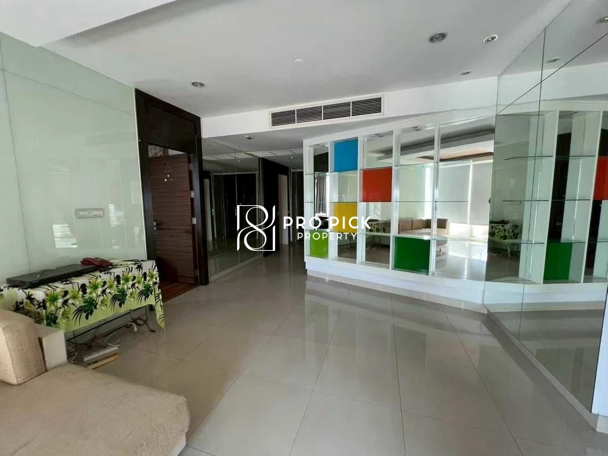 For Sale/Rent Condo Watermark Chao Phraya 4 beds 2 baths BTS