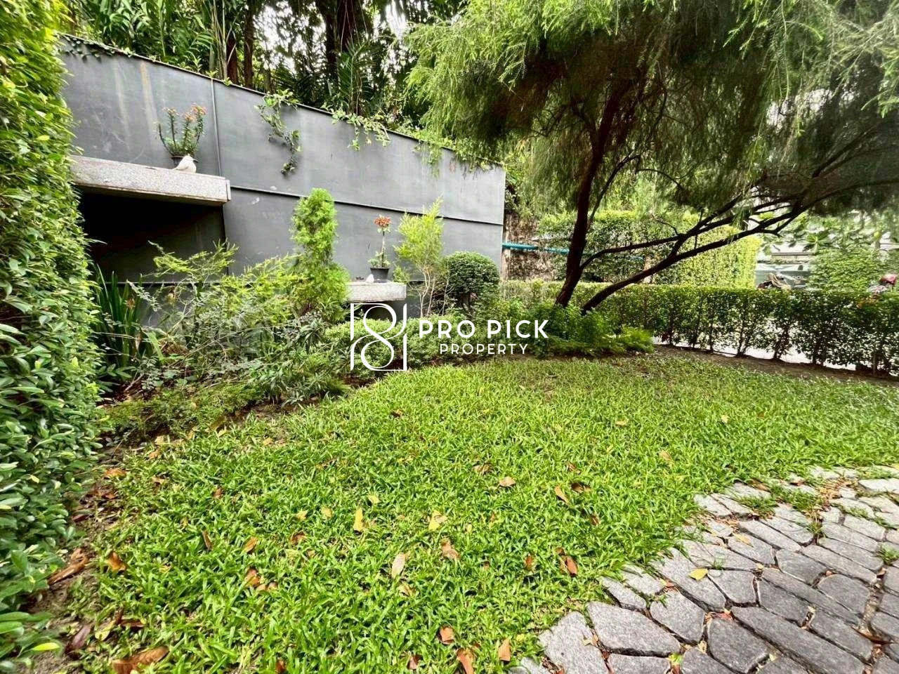 For Rent Retail Space 230.76 sq.m. BTS Thonglor Sukhumvit Khlong Toei Bangkok PP-00709 more photos