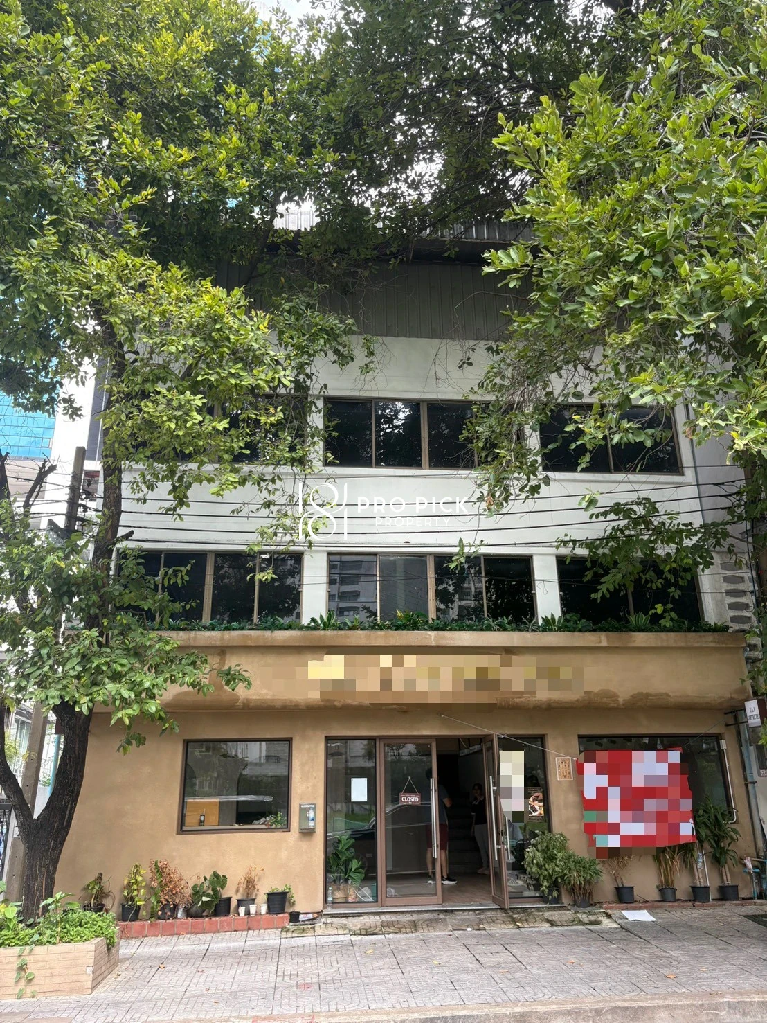 For Rent/Sale Shophouse 250 sq.m. BTS Ekkamai Sukhumvit