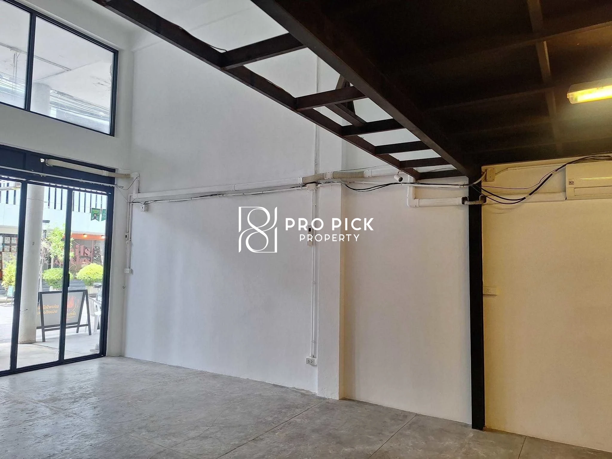 For Rent Office Retail space 53 sq.m. BTS Phra Khanong Sukhumvit Khlong Toei Bangkok PP-00752 photo 1