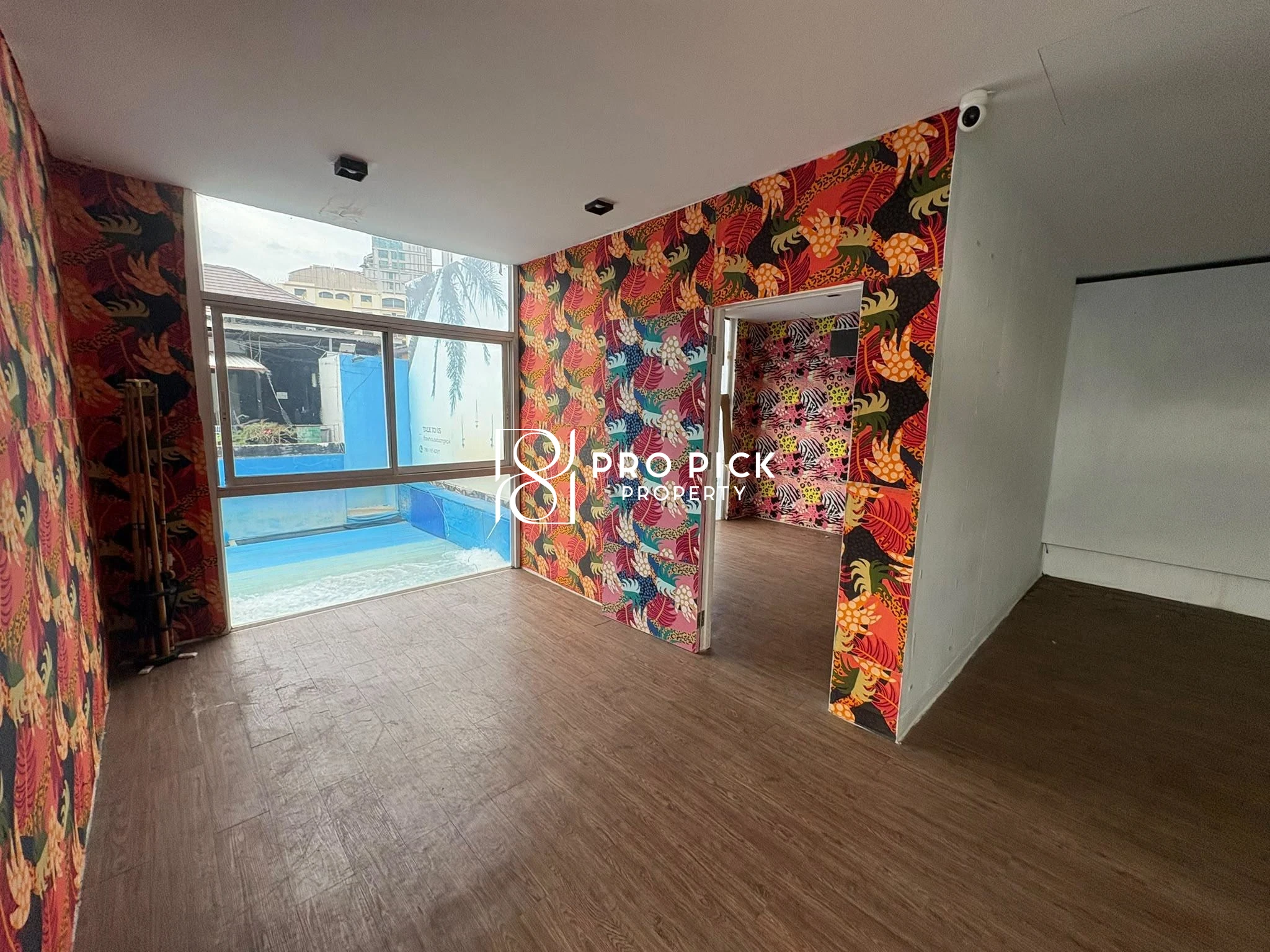 For Rent Retail Space 140 sq.m. BTS Phrom Phong Sukhumvit Khlong Toei Bangkok PP-00755 photo 3