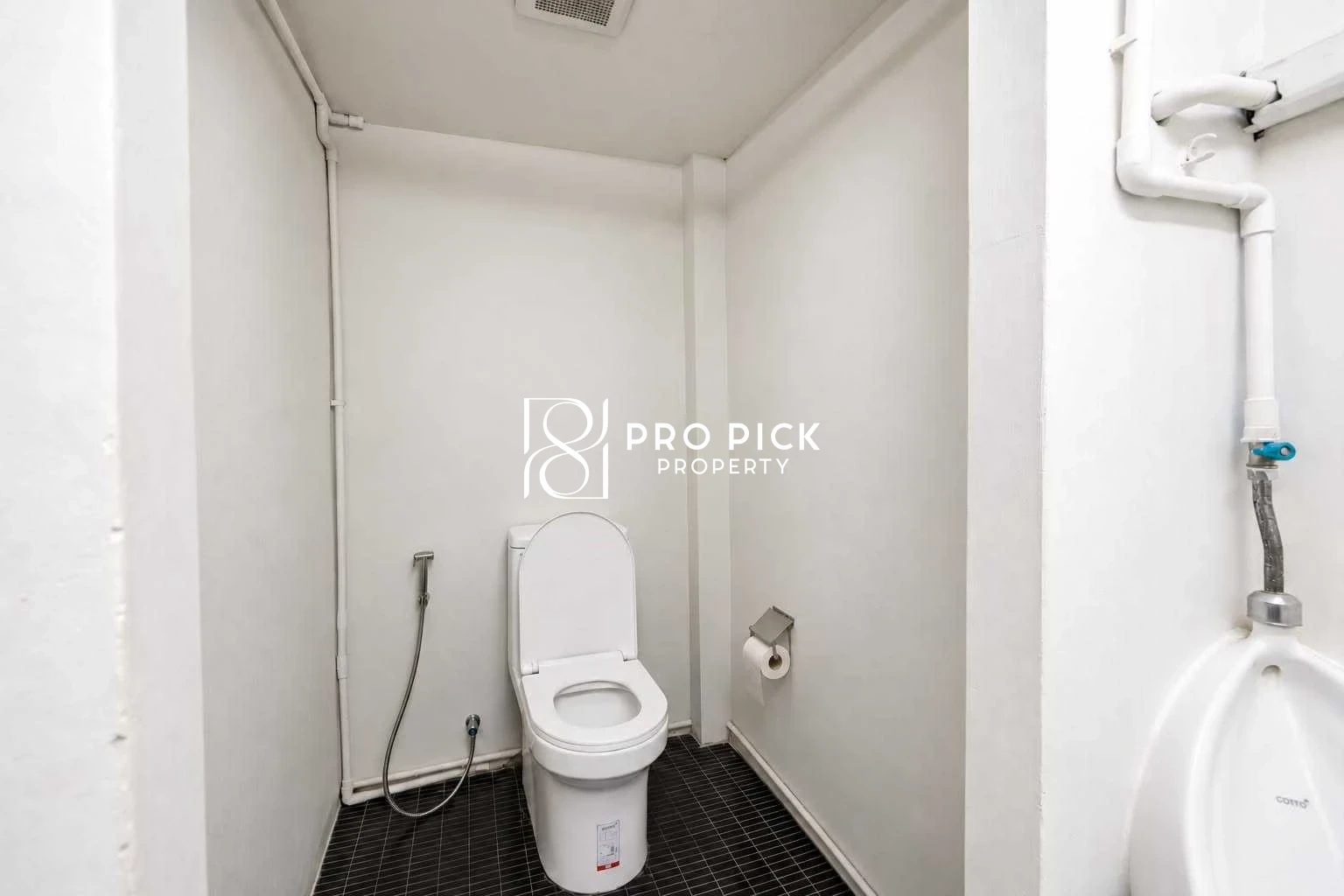 For Rent Office/Retail space 135 sq.m. BTS Phrom Phong Sukhumvit Watthana Bangkok PP-00756 more photos