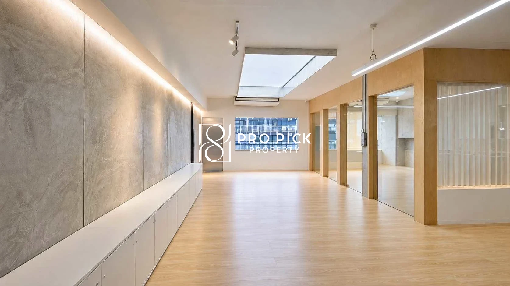 For Rent Office/Retail space 135 sq.m. BTS Phrom Phong