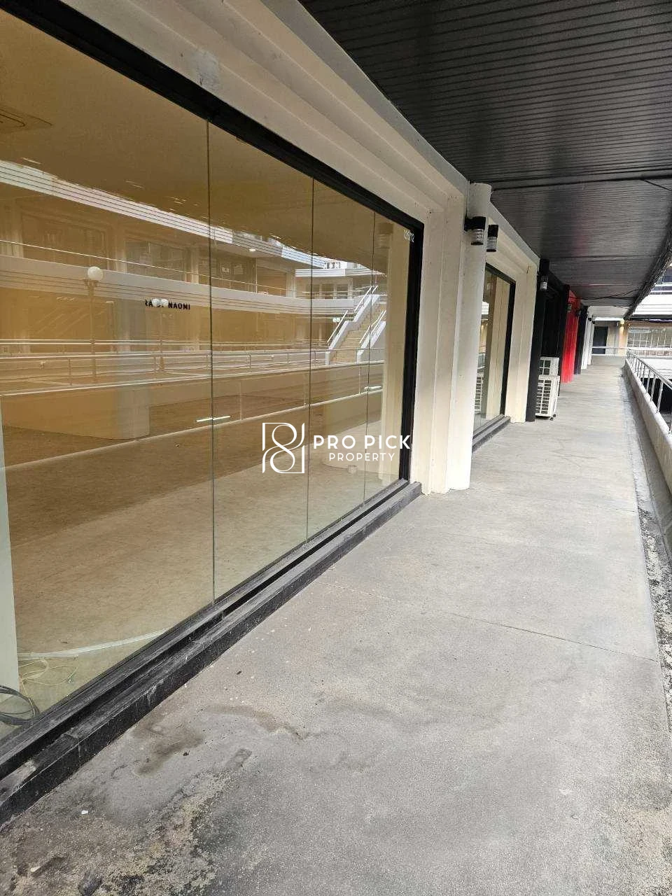For Rent Retail Space 140 sq.m. BTS Ekkamai Sukhumvit Watthana Bangkok PP-00758 more photos