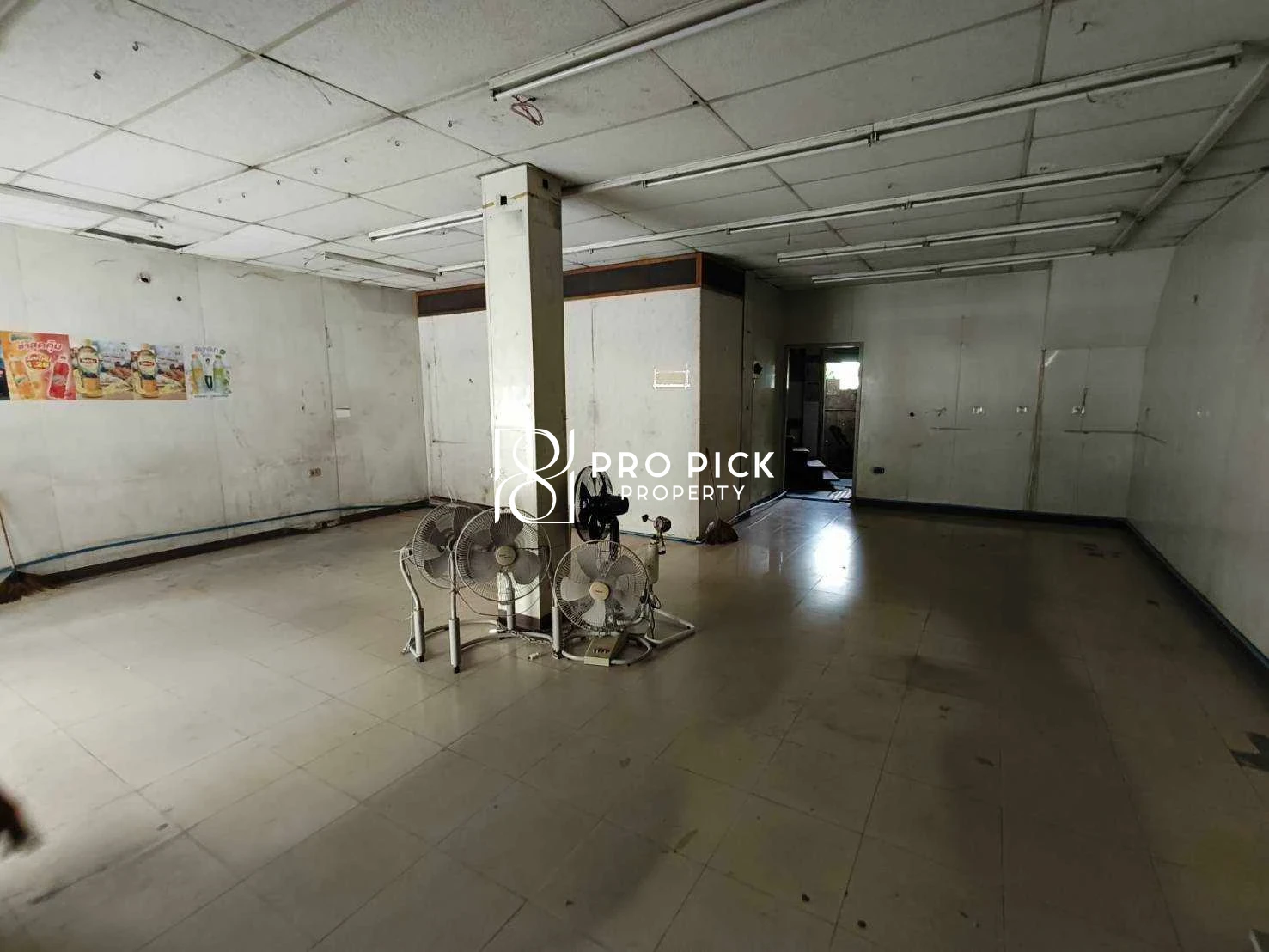 For Rent Shophouse 2 storey BTS Phra Khanong Sukhumvit Rama 4 Khlong Toei Bangkok PP-00764 photo 3