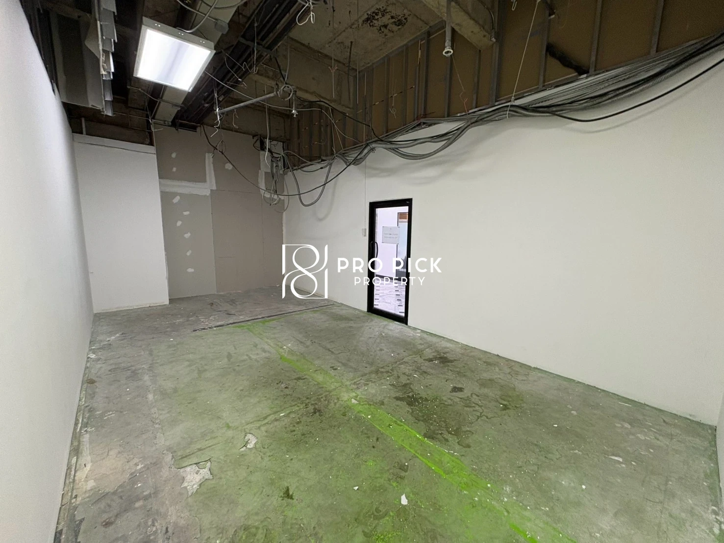 For Rent Retail Space 31 sq.m. BTS Chidlom Sukhumvit