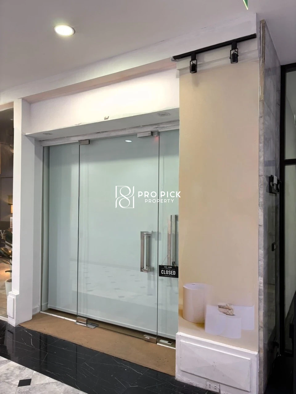 For Rent Retail Space 44 sq.m. BTS Chidlom Sukhumvit