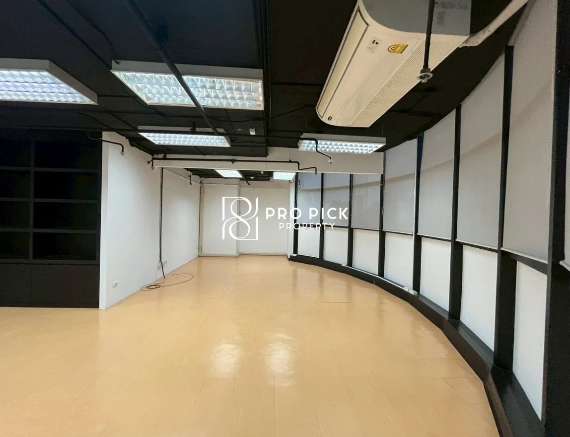 For Rent Office Space 90 sq.m. BTS Ekkamai Sukhumvit Watthana