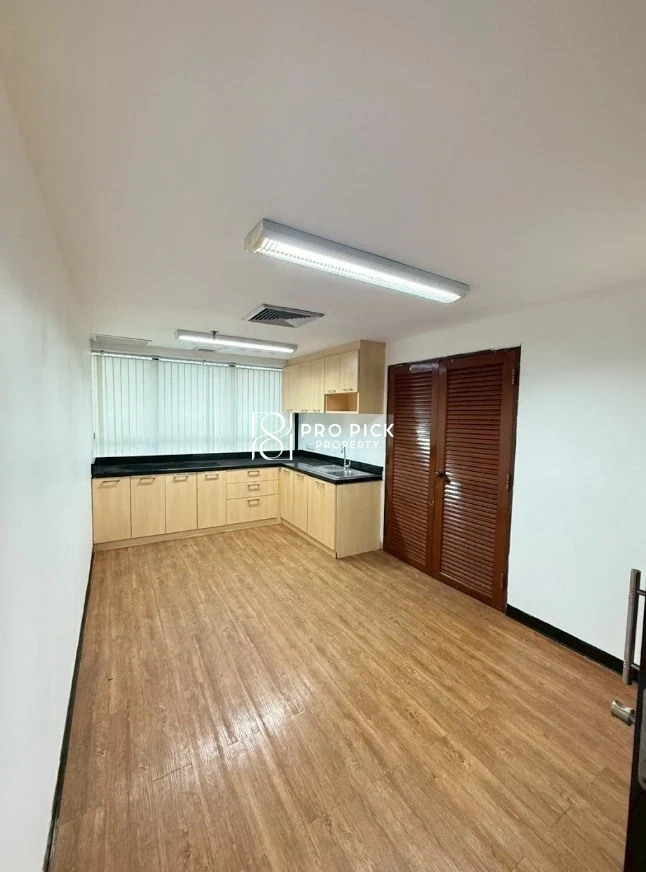 For Rent Office Space 220 sq.m. BTS Ekkamai Sukhumvit Watthana Bangkok PP-00781 photo 5