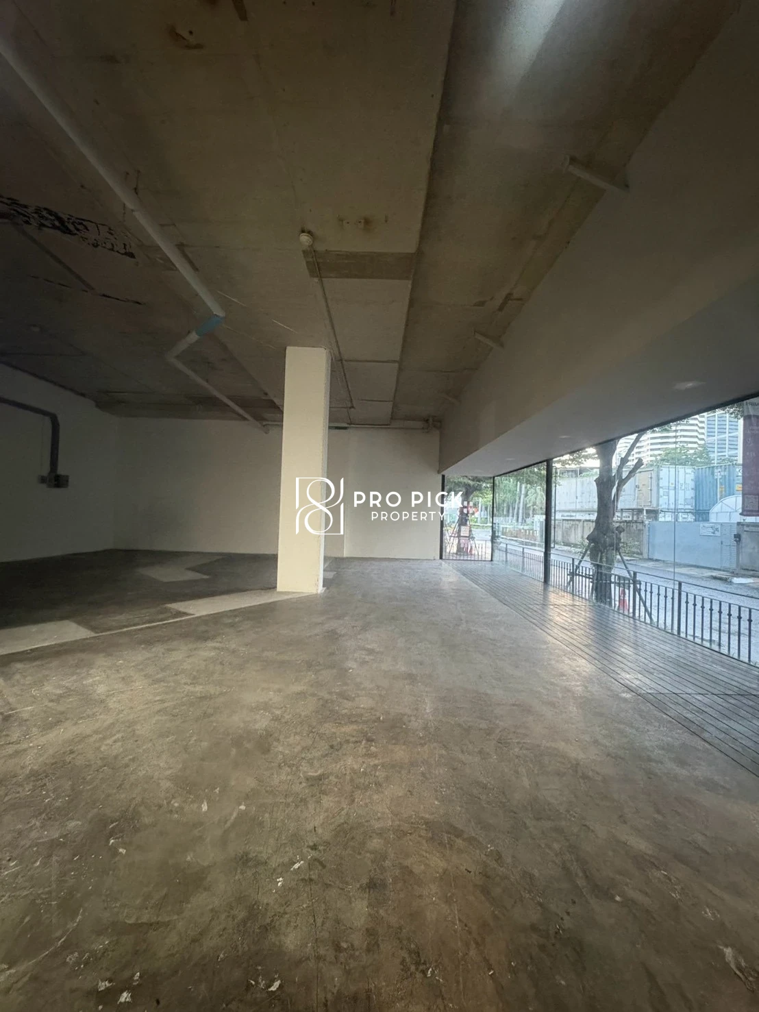 For Rent Retail Space 114 sq.m. BTS Asok Phromphong Sukhumvit Khlong Toei Bangkok PP-00782 photo 2