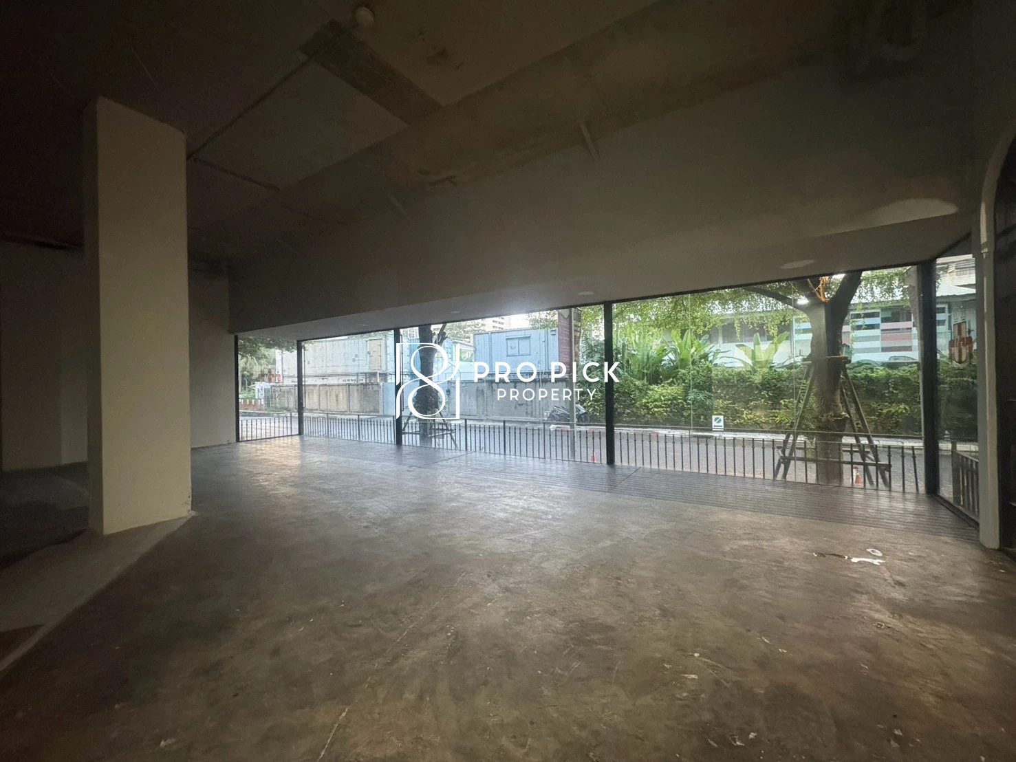 For Rent Retail Space 114 sq.m. BTS Asok Phromphong Sukhumvit Khlong Toei Bangkok PP-00782 photo 3