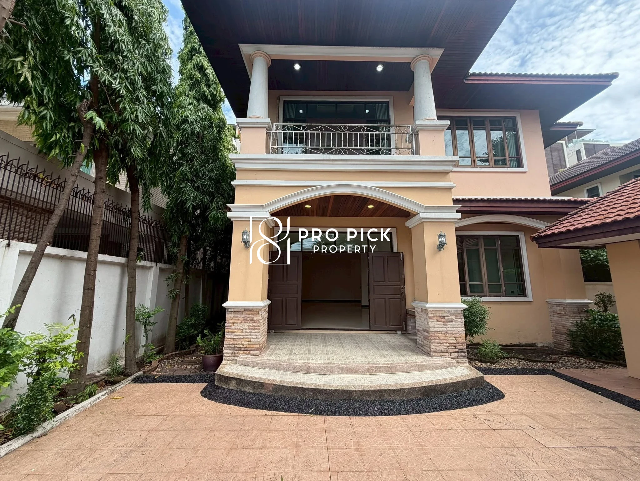 For Rent Detached House 100 Sqw. BTS Phra Khanong Sukhumvit
