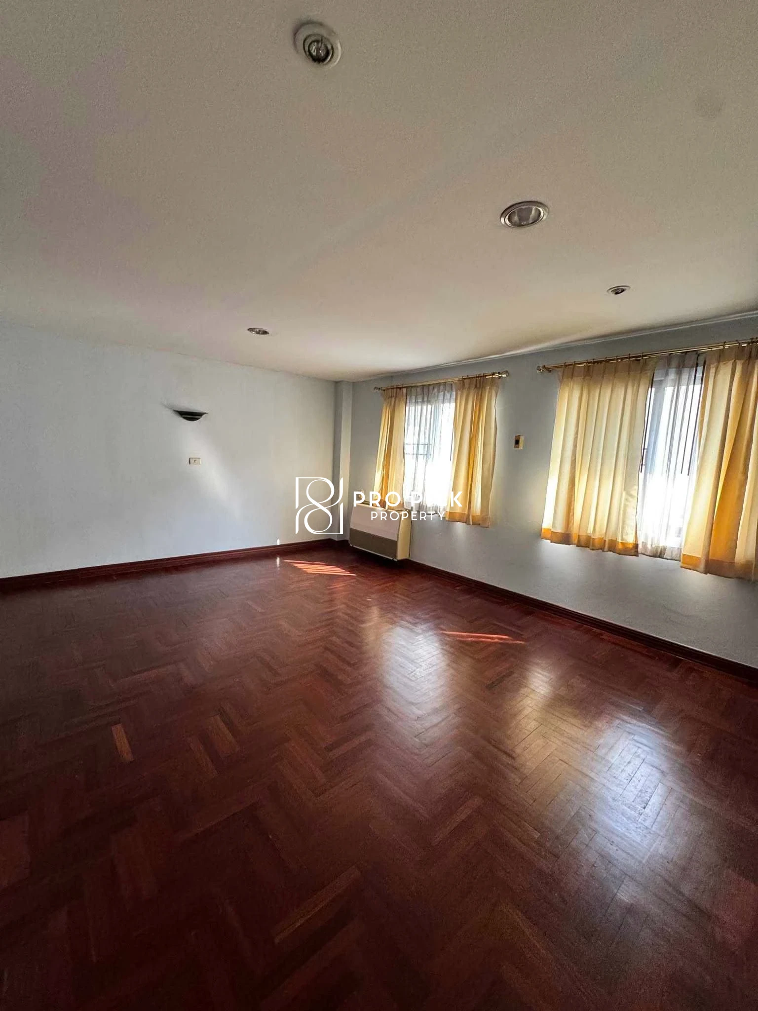 For Rent Townhouse Home Office 4-storey BTS Thong Lor Sukhumvit Watthana Bangkok PP-00796 more photos