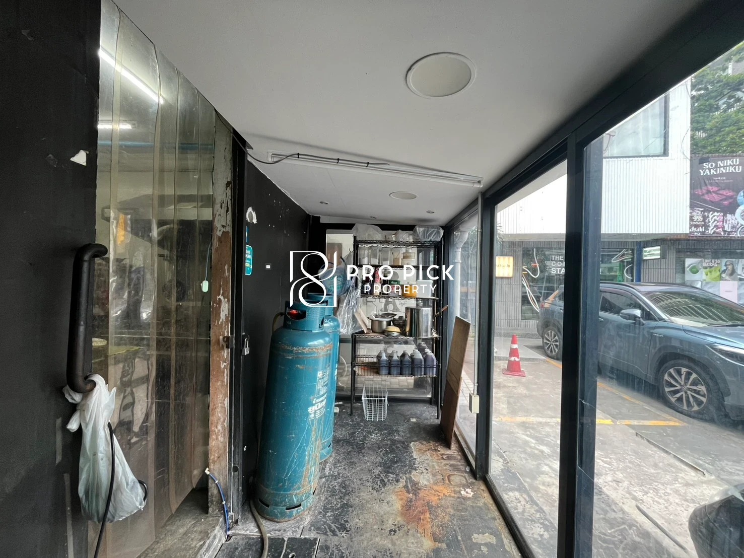 For Rent Retail 50 sq.m. BTS Phrom Phong Sukhumvit Watthana Bangkok PP-00800 more photos