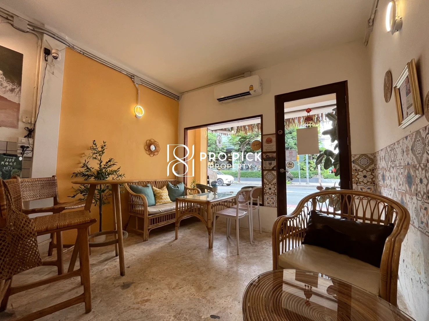 For Rent Shophouse 2-storey Cafe BTS Ekkamai Sukhumvit Watthana Bangkok PP-00801